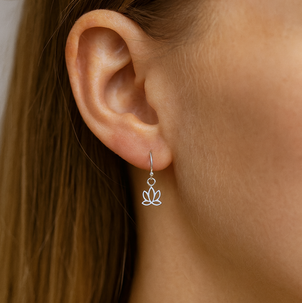 ロータスドロップイヤリング – J&CO Jewellery