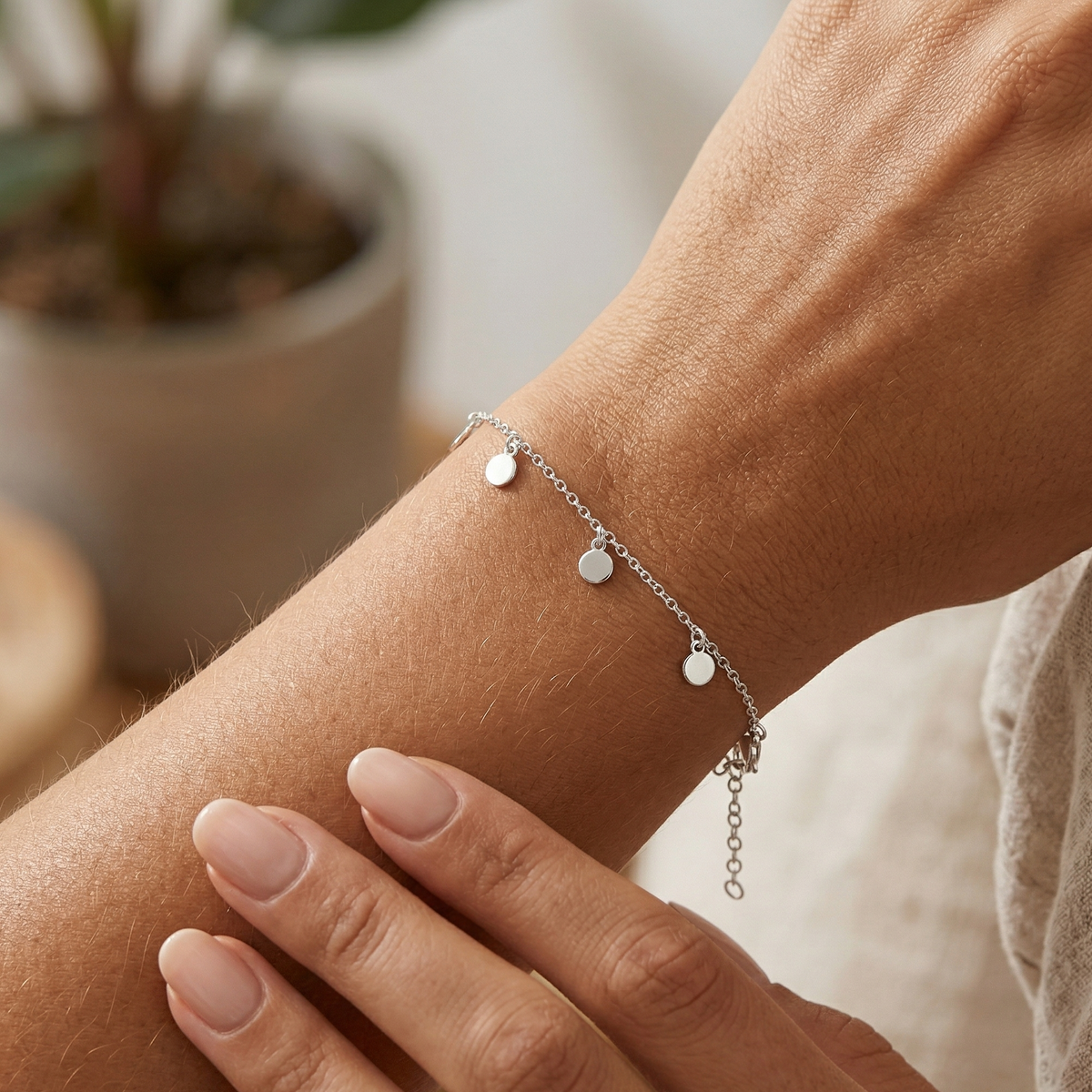 Shaker Mirror Disc Charm Bracelet – J&CO Jewellery