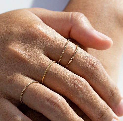 Skinny Twist Ring Gull
