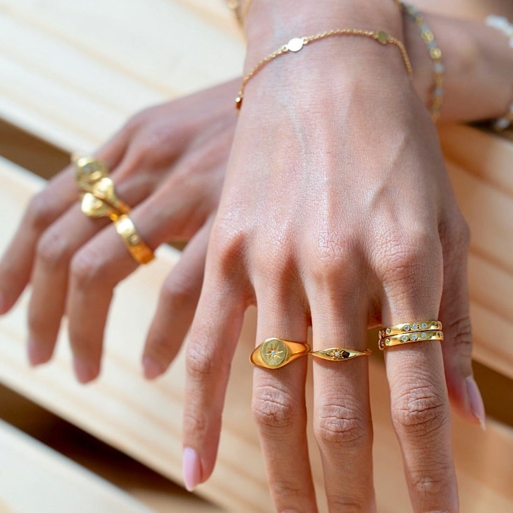 Mini Starburst Signet Ring Gold – J&CO Jewellery