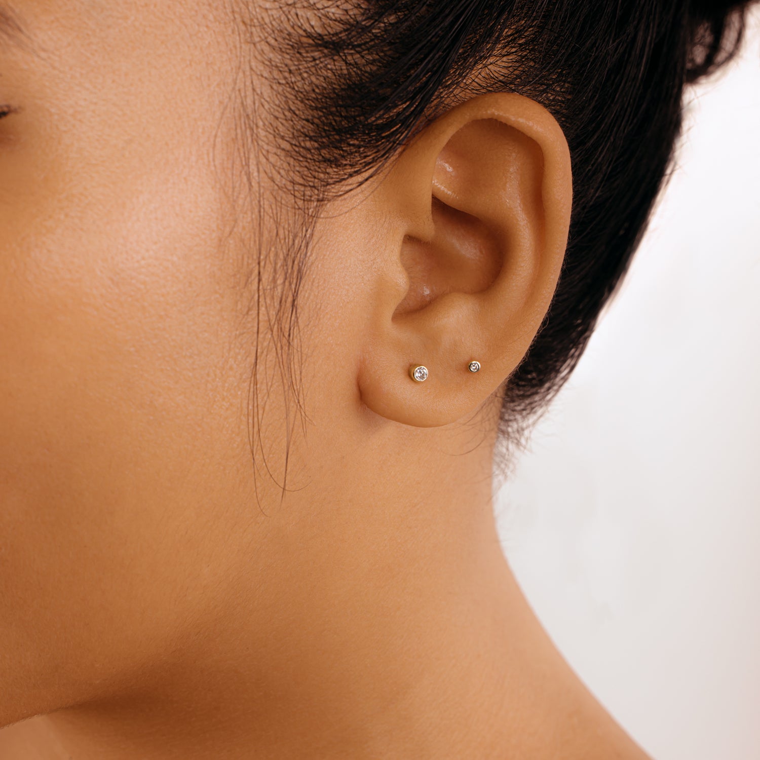 Color:Yellow Gold
Option:Single
Option:Pair