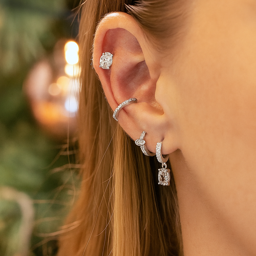 Owalne kolczyki typu huggie w kształcie markizy