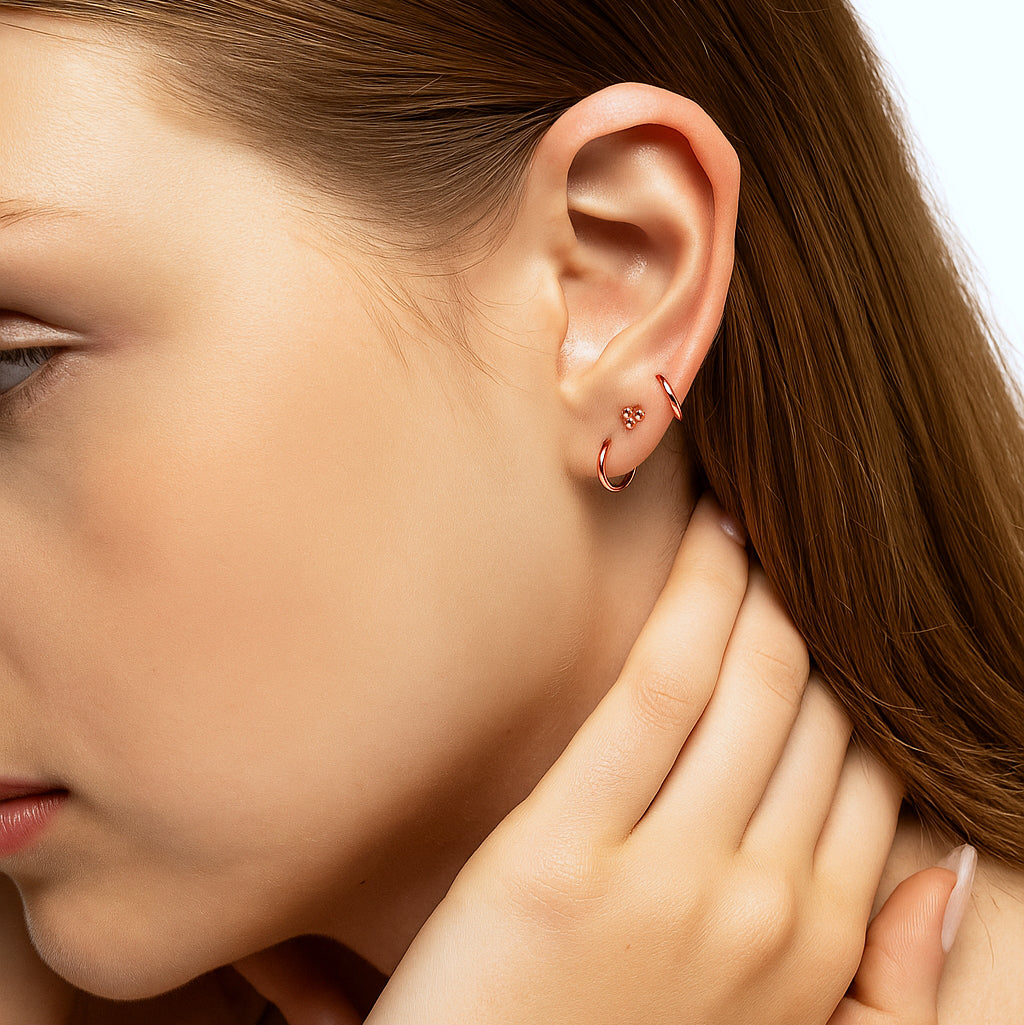 Kleine endlose Reifenohrringe