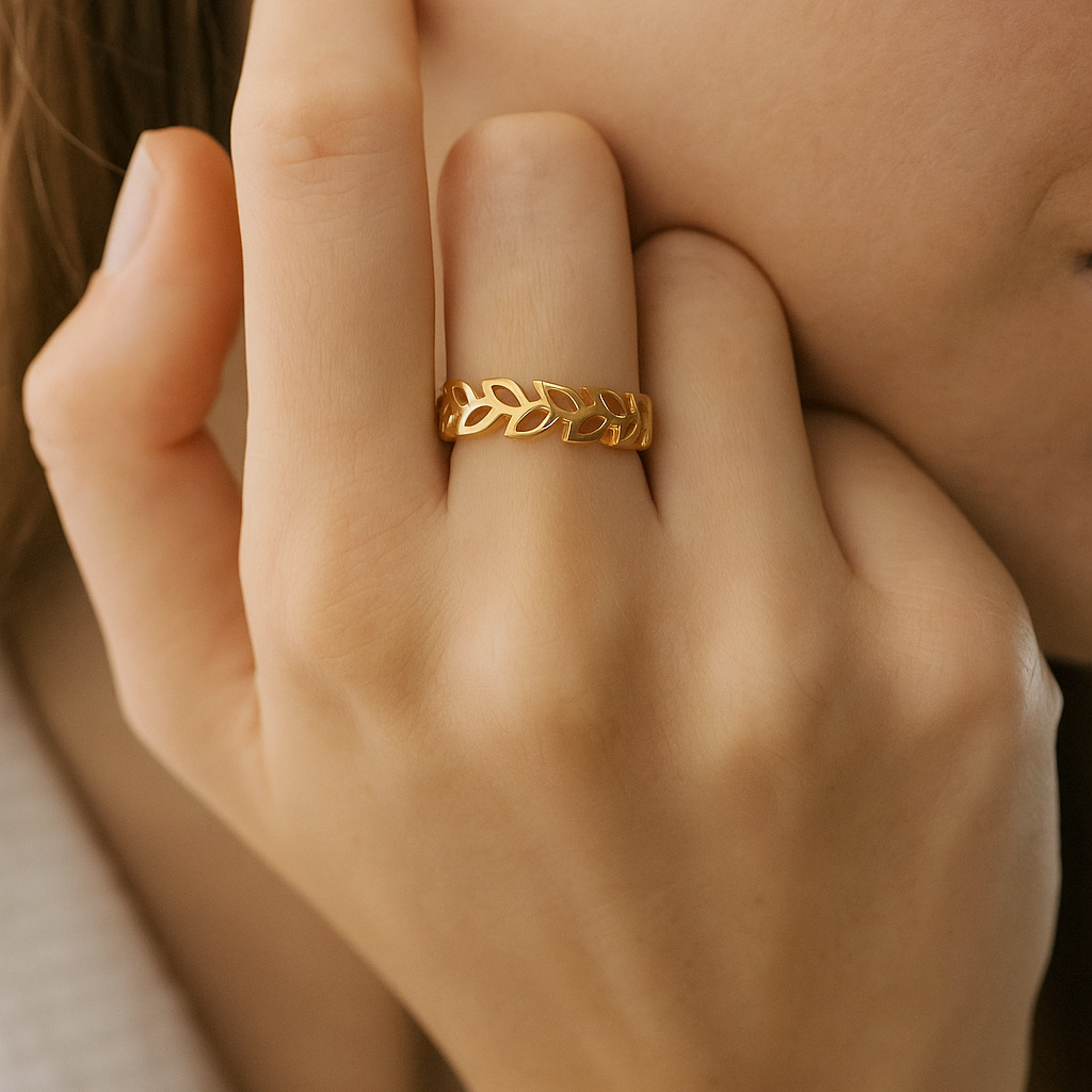 Cut-Out Leaf Ring Guld