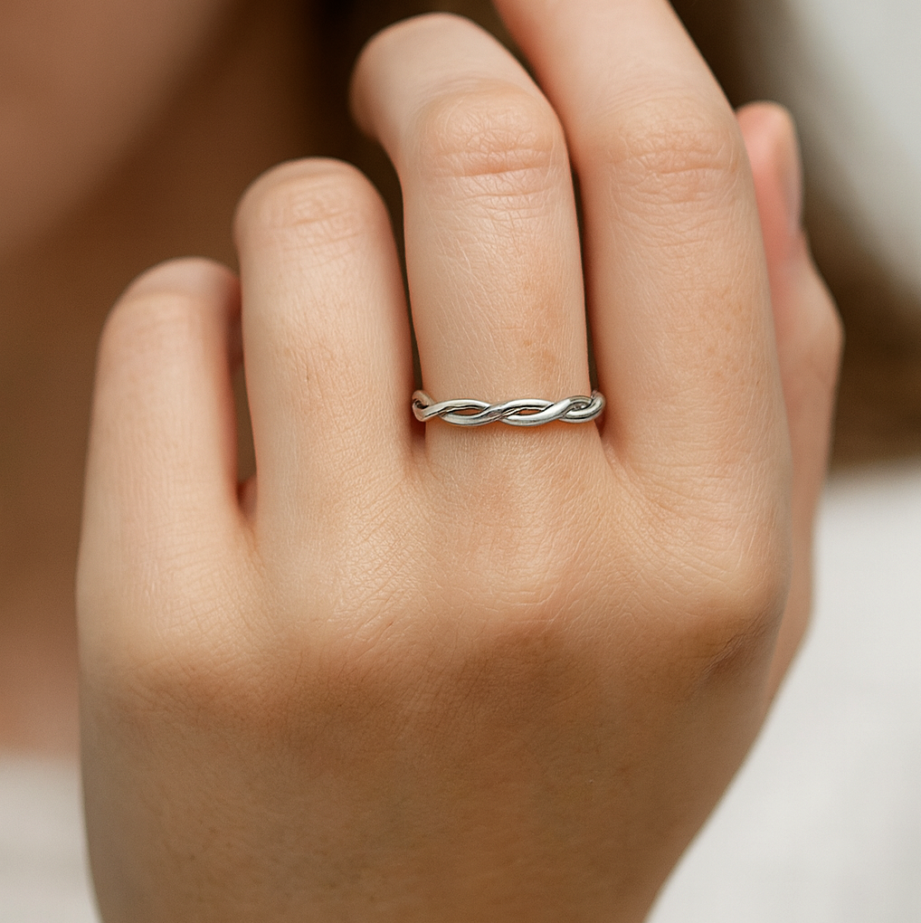 編み込みスキニーリングシルバー – J&CO Jewellery 編み込みスキニーリングシルバー – J&CO Jewellery
