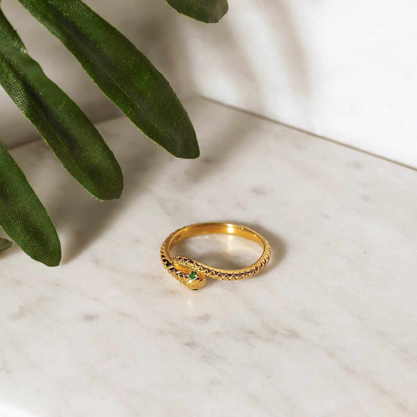 Anneau de serpent texturé or
