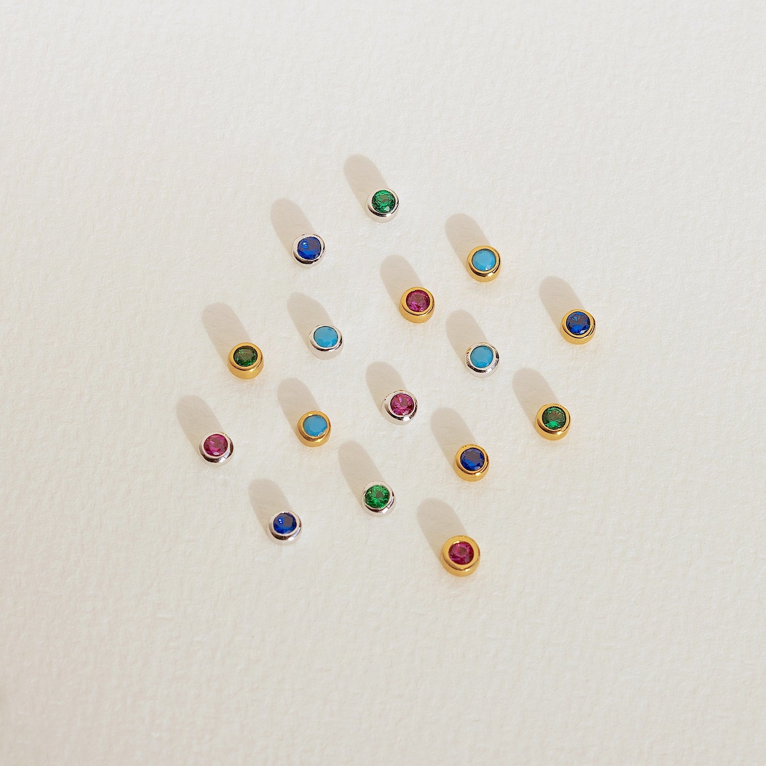 Mini Smaragd Oorringen met Rand