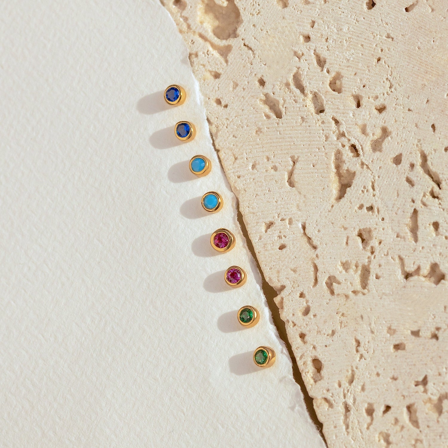 Mini Smaragd Oorringen met Rand