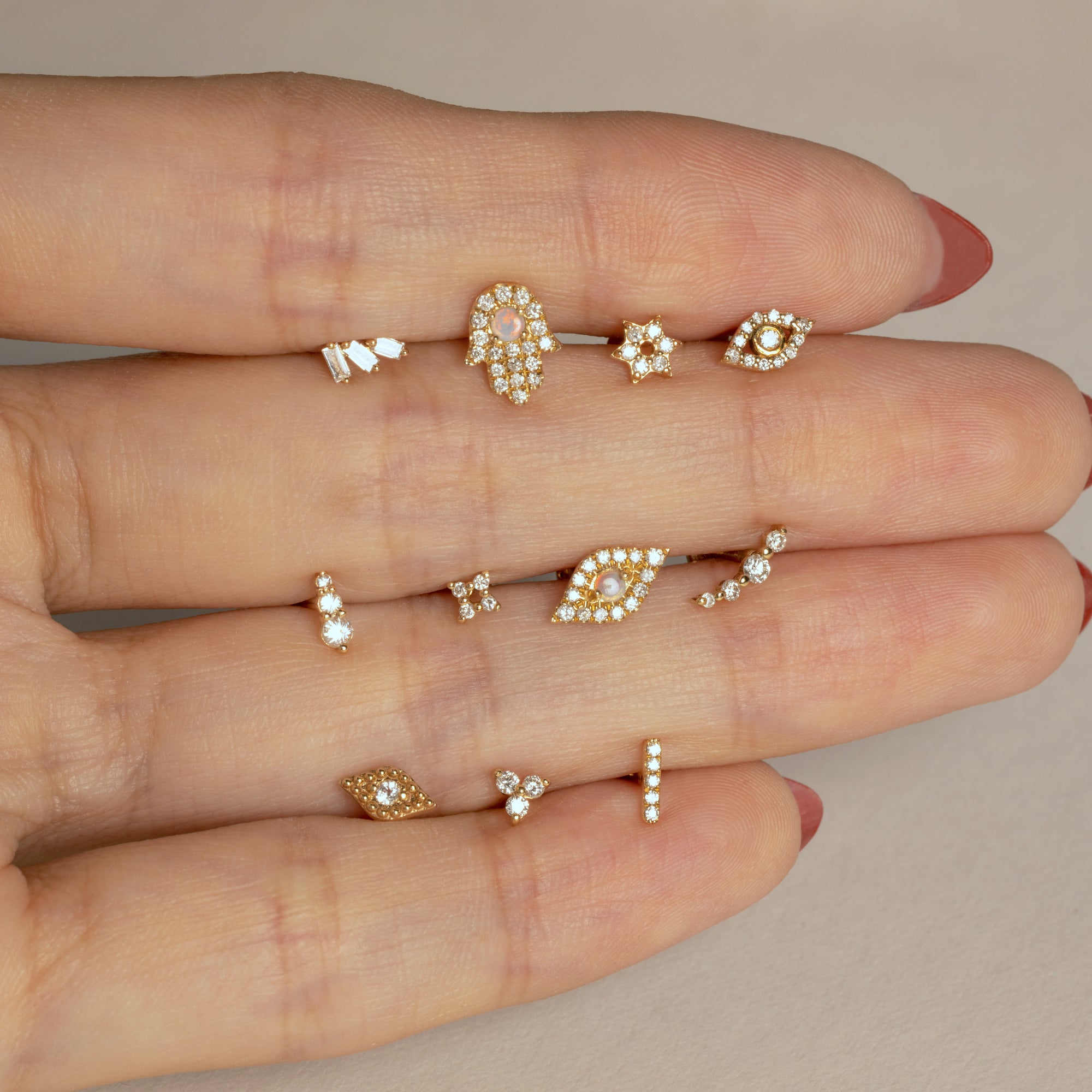 Color:Yellow Gold
Option:Single
Option:Pair