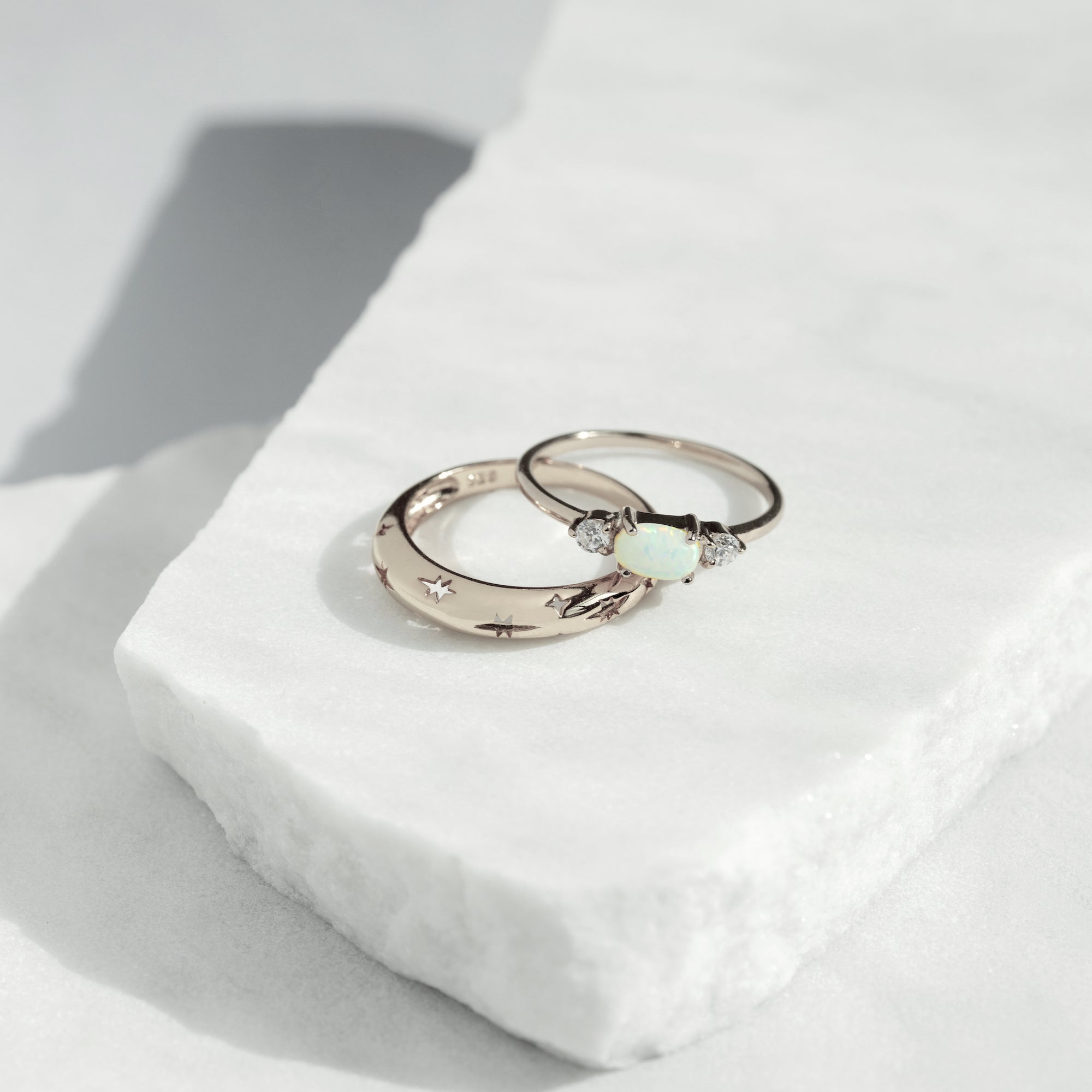 แหวนโดมสตาร์เบิร์สสีเงิน