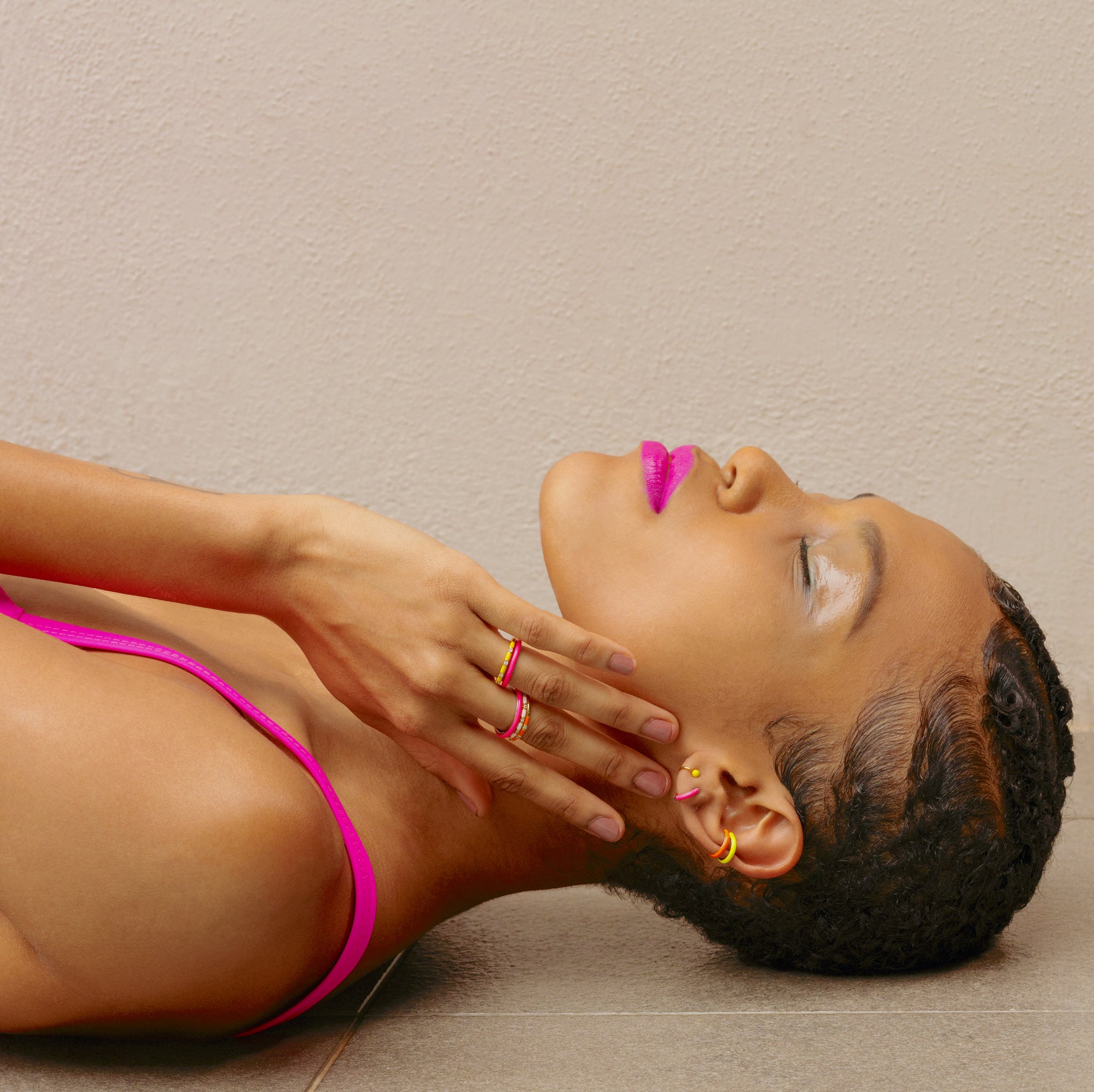 Anello Impilabile Rosa Neon