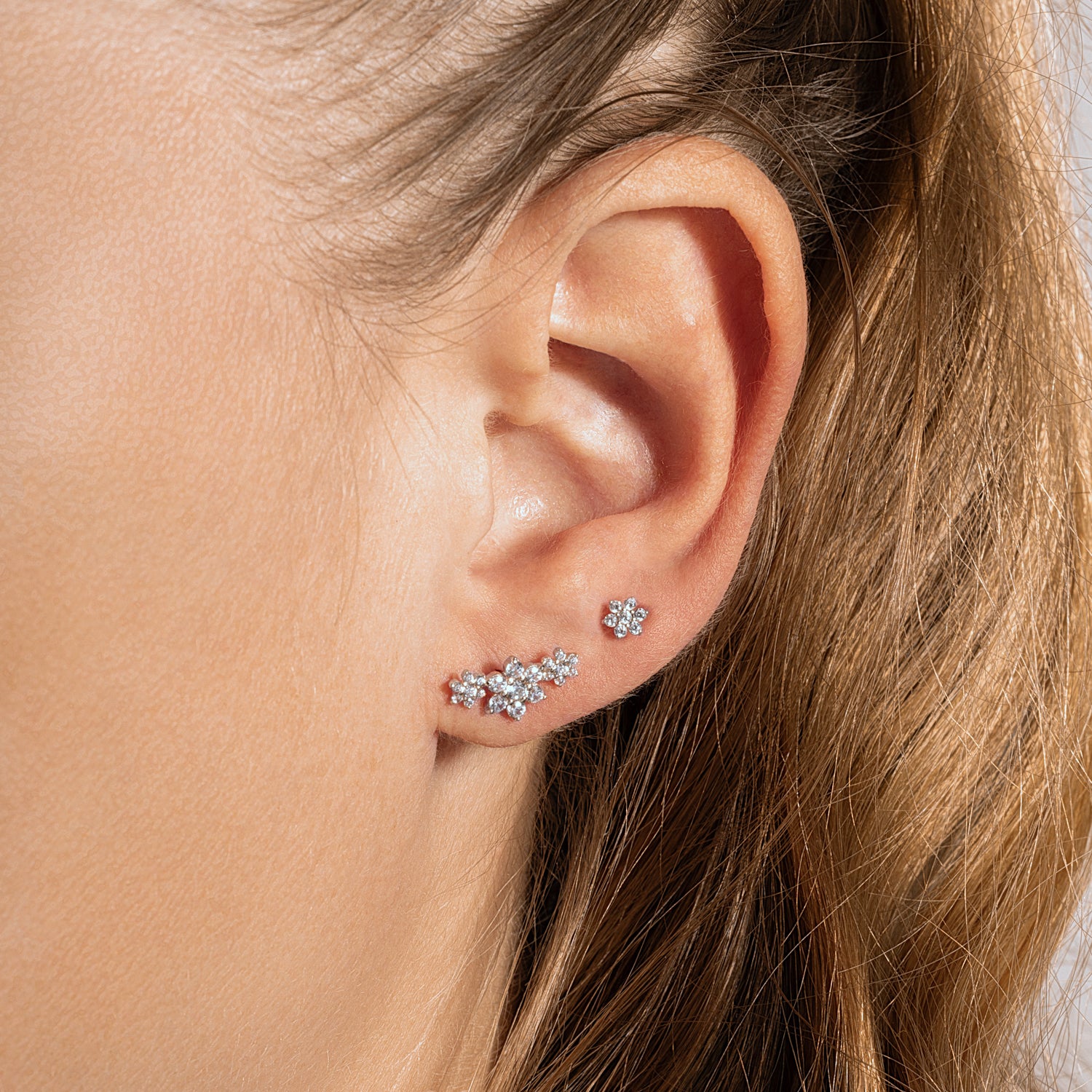 Color:White Gold
Option:Single
Option:Pair