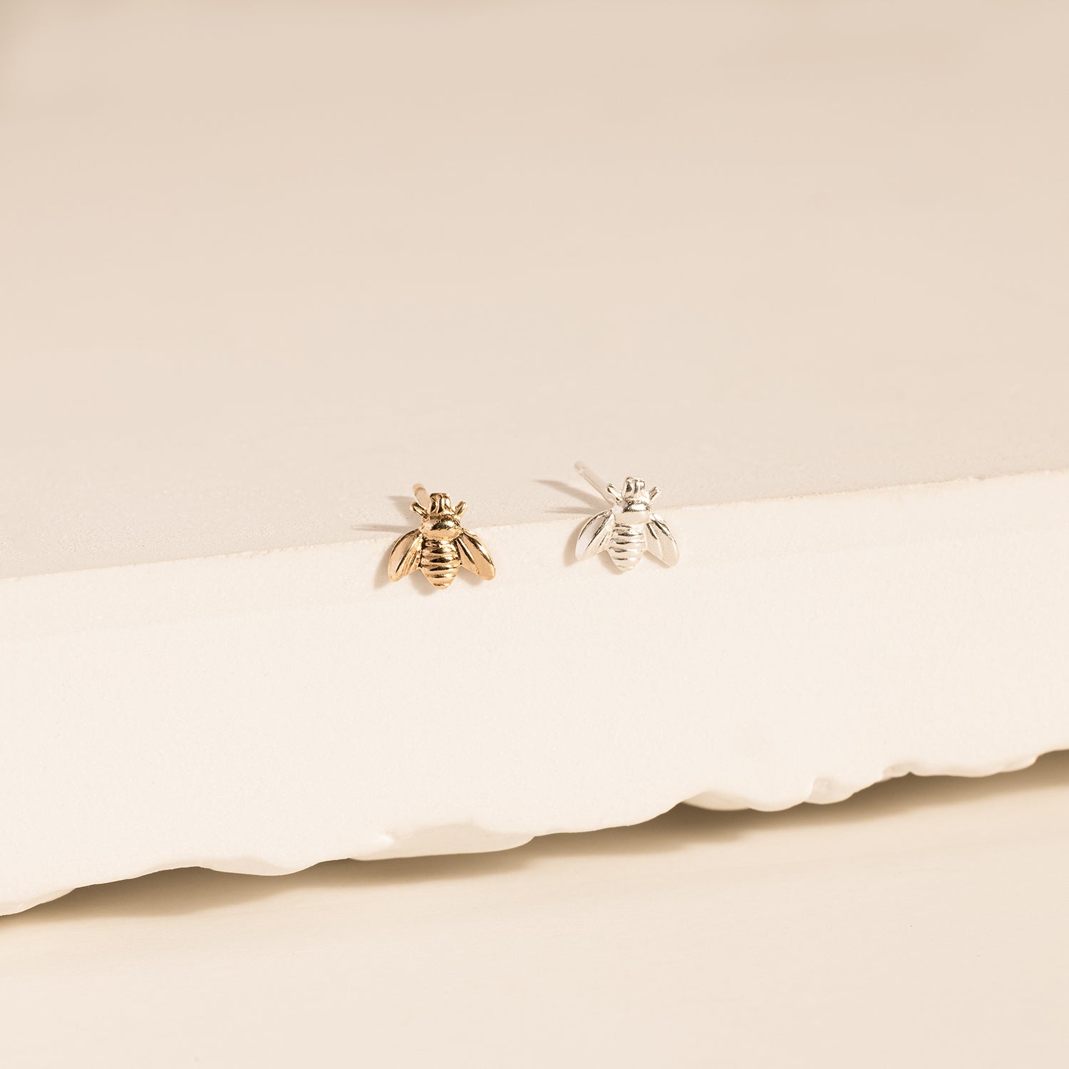 Color:Gold
Color:Silver