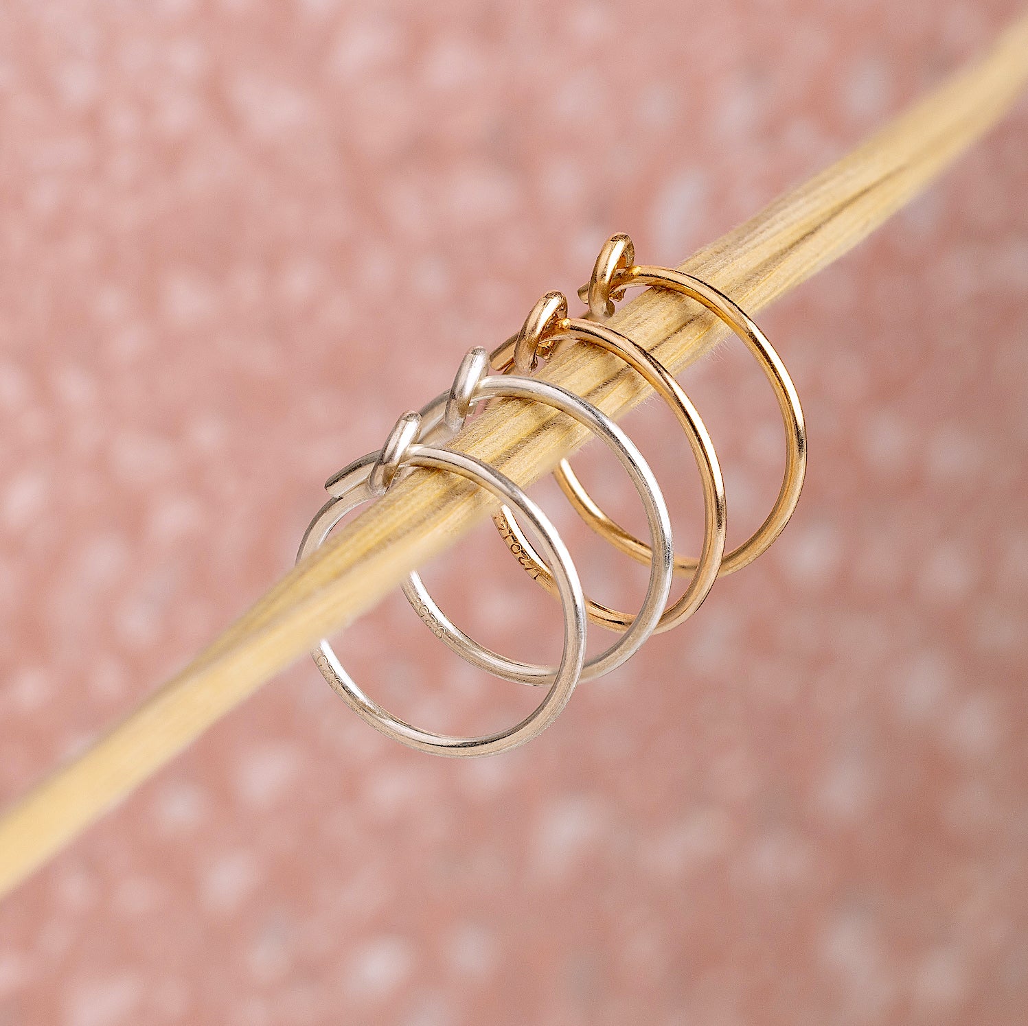 Color:Gold
Color:Silver