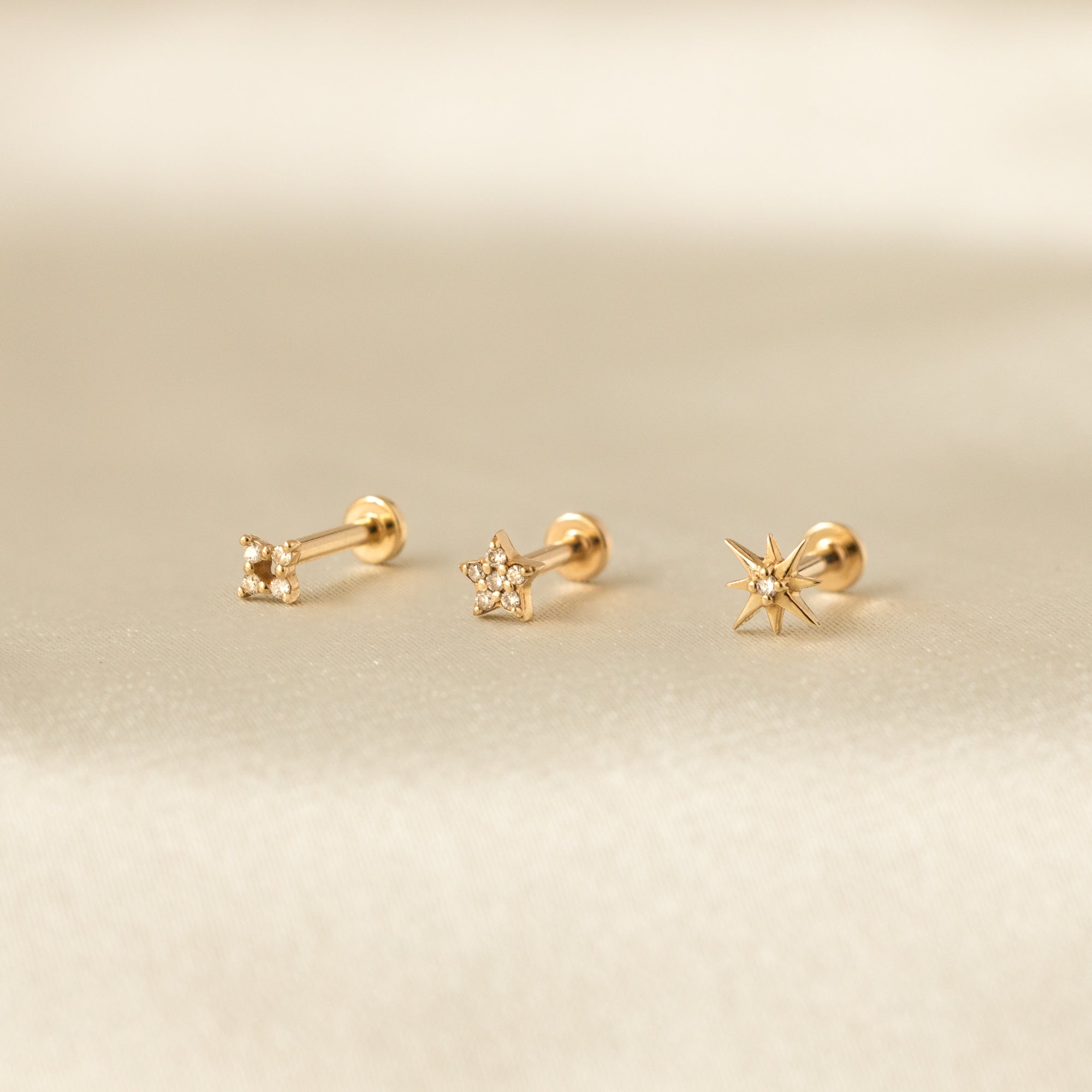 Color:Yellow Gold
Option:Single
Option:Pair