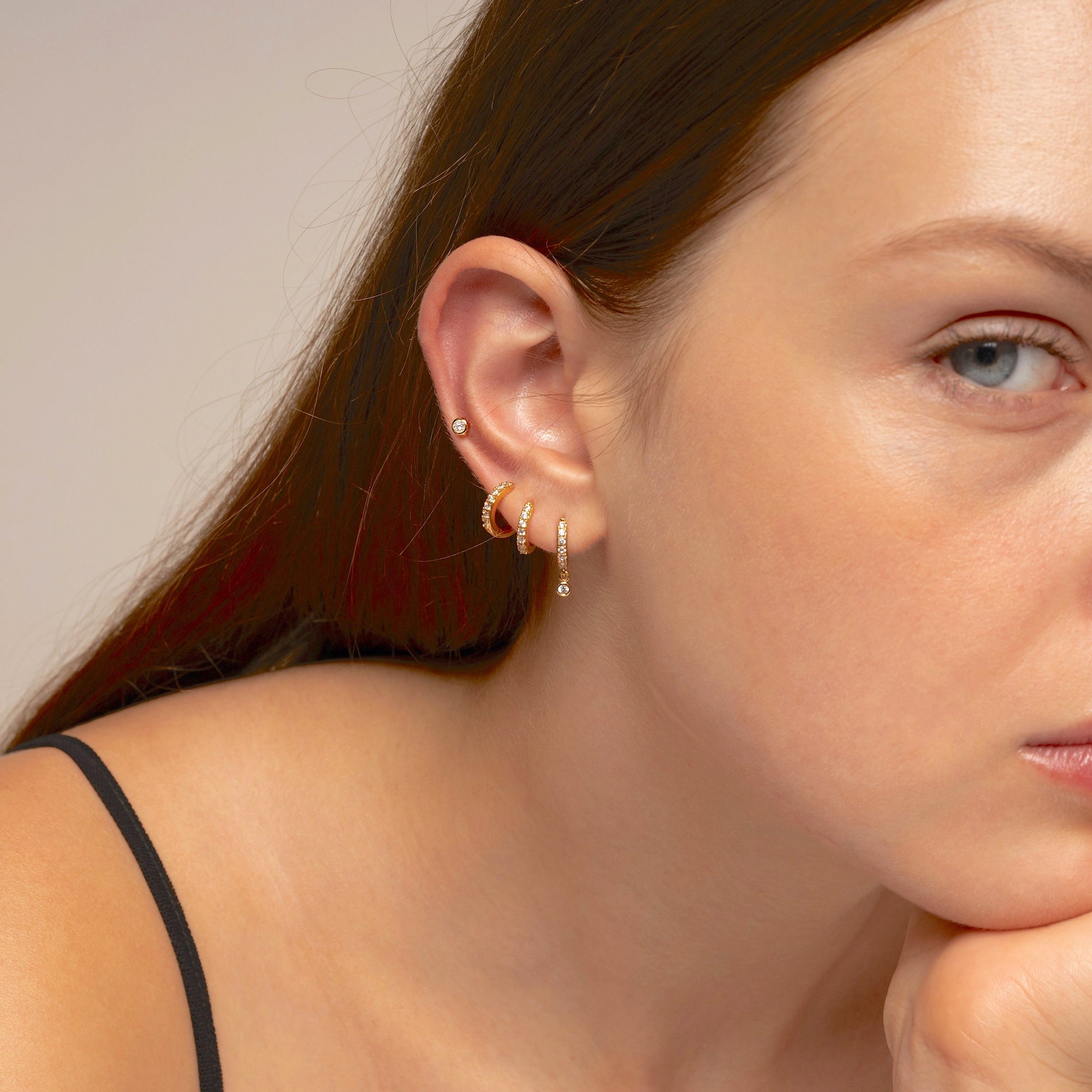 迷你 CZ 邊框釘式耳環