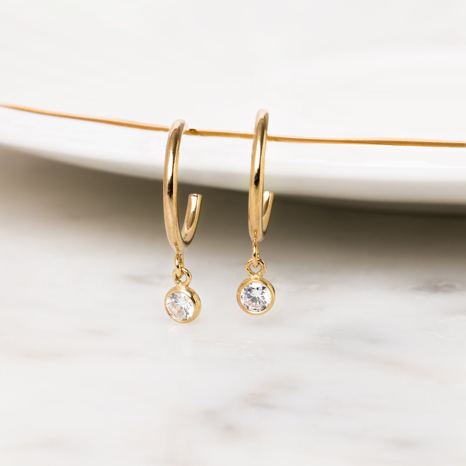 Anting Setengah Lingkaran Pure Bezel