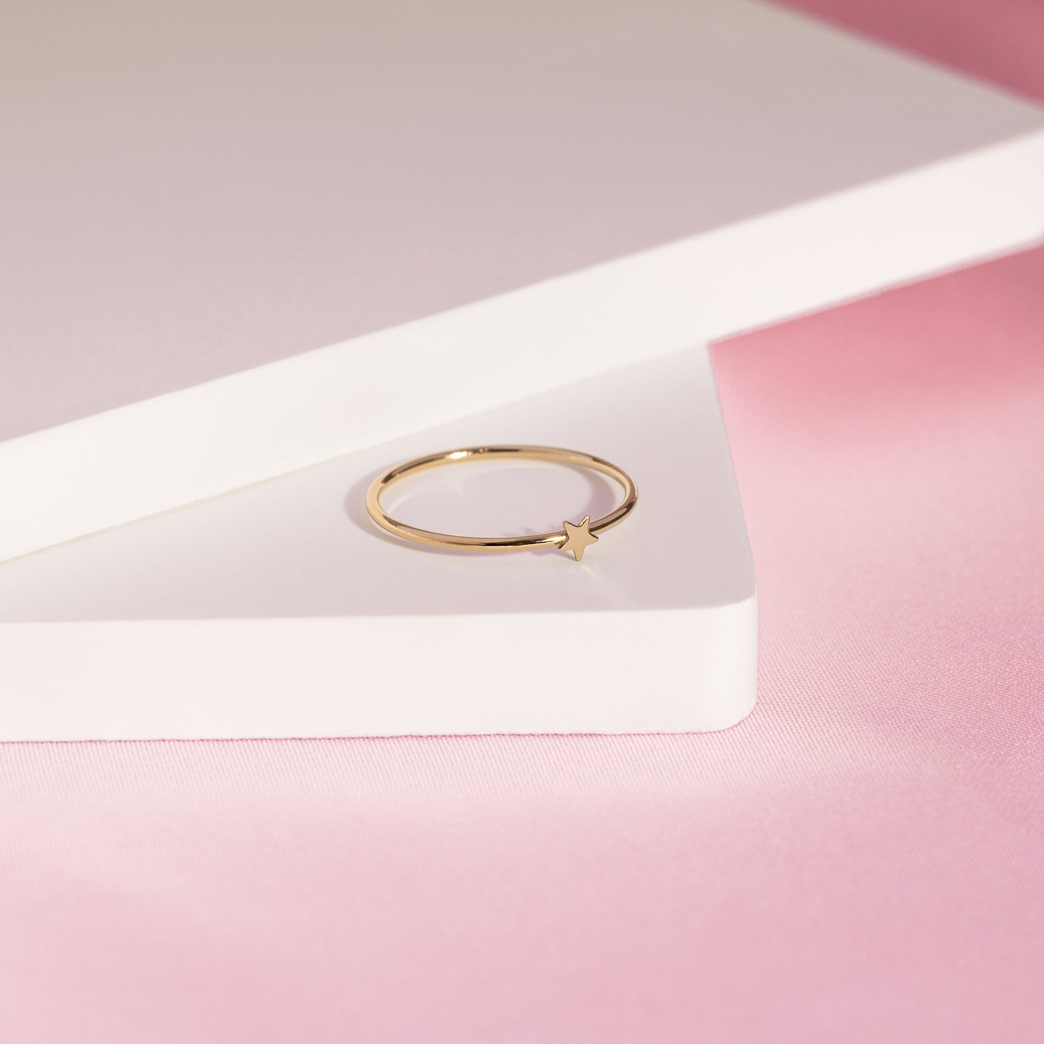 Cincin Bintang Emas Kecil