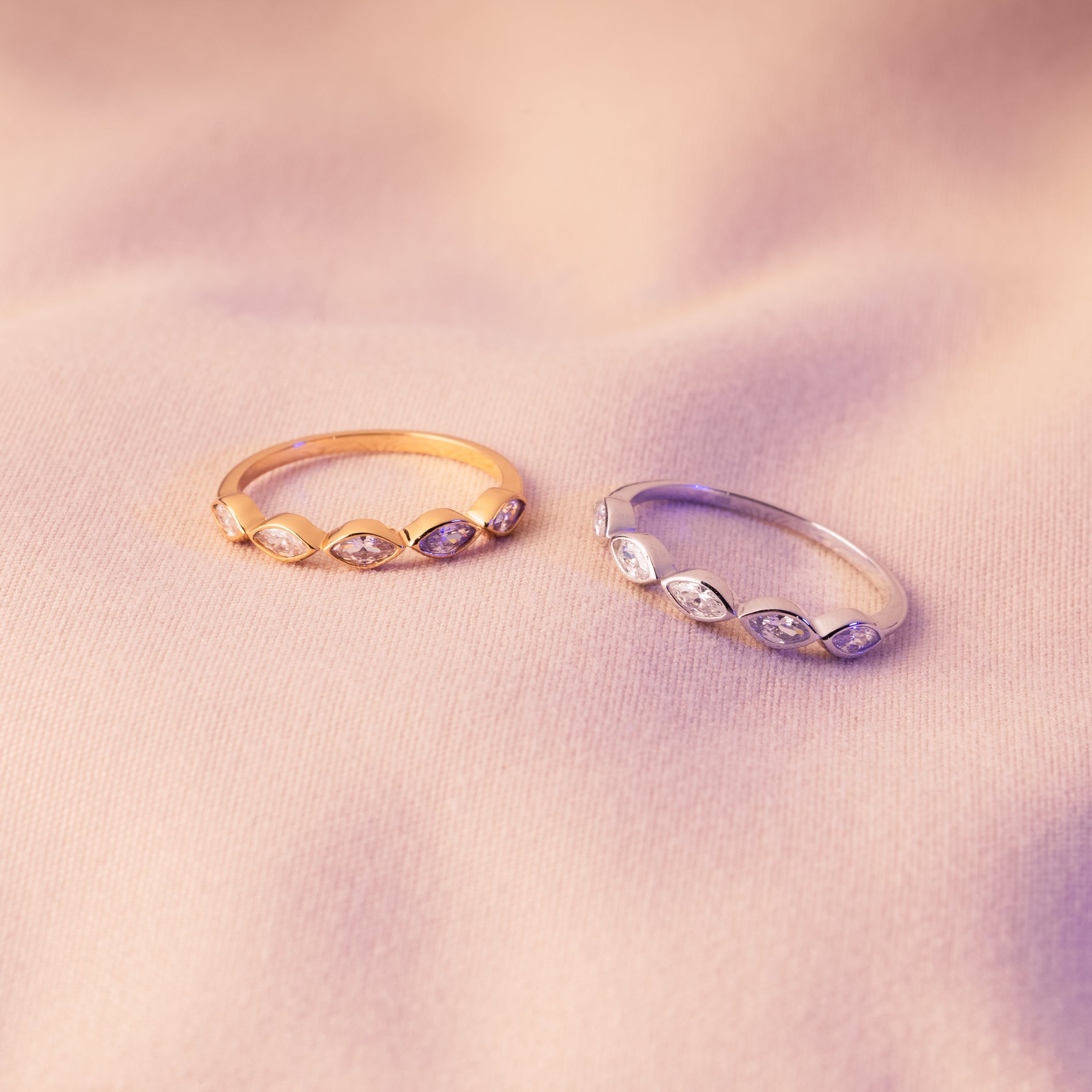 Anello Marquise Bar CZ in Oro