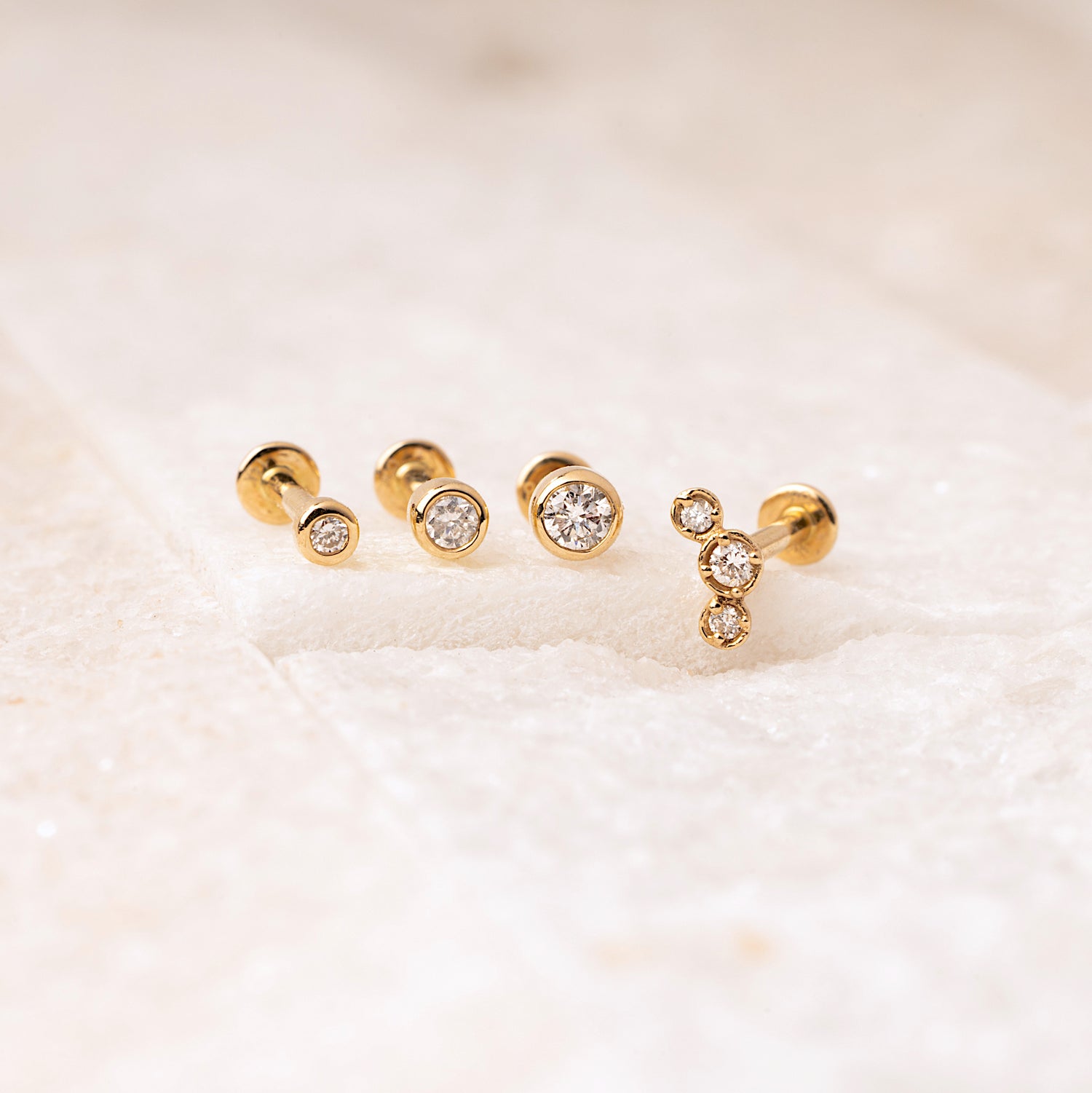 Color:Yellow Gold
Option:Single
Option:Pair