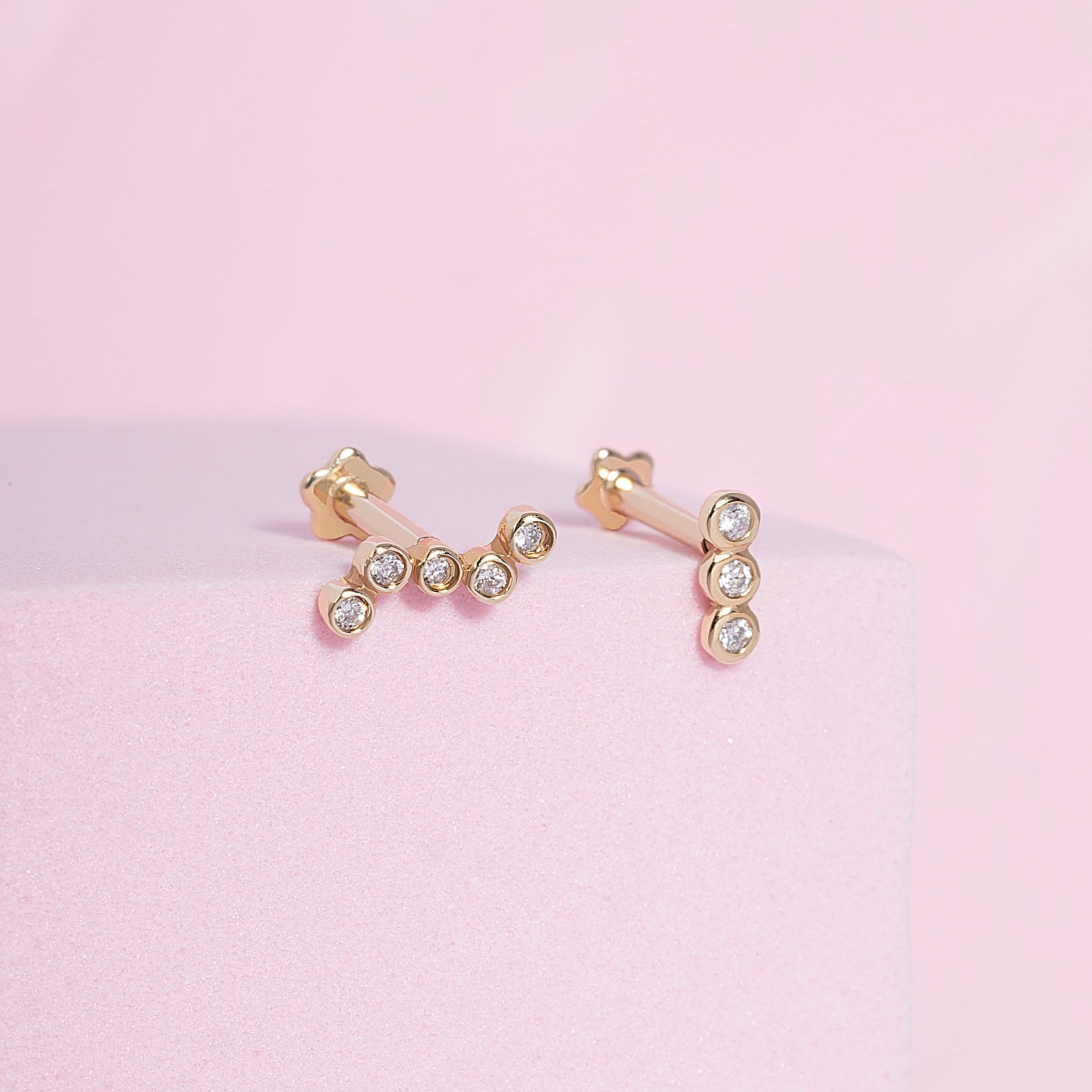 Color:Yellow Gold
Option:Single
Option:Pair