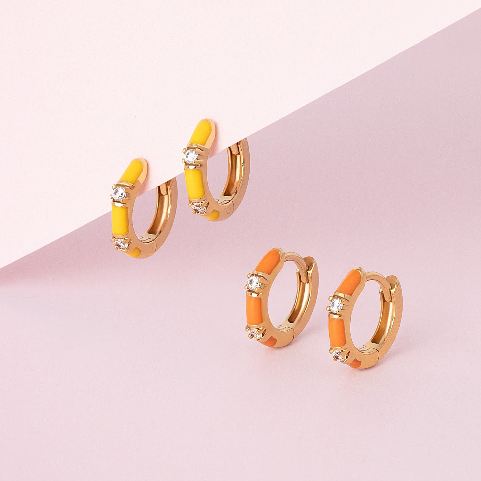 コーラルオレンジCZ Huggie Hoop