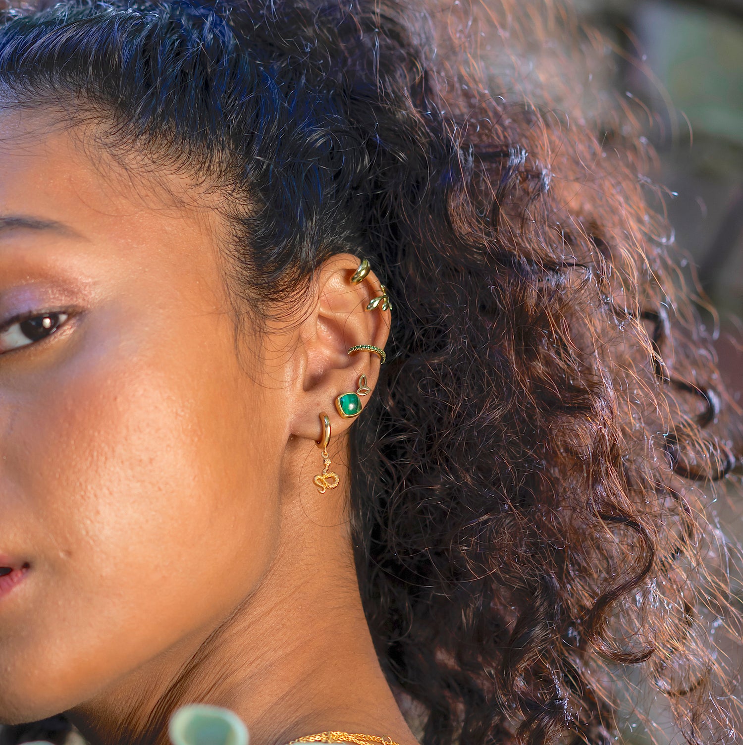 ต่างหูห่วงลายงูมีพื้นผิว