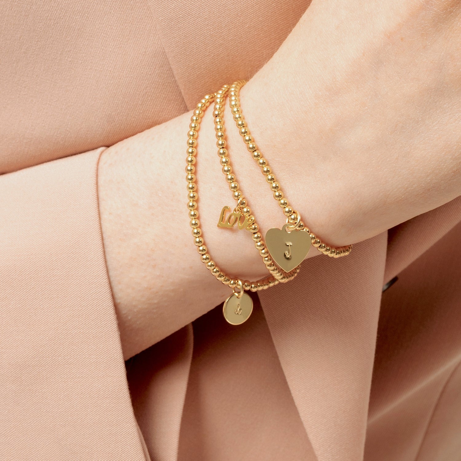 パーソナライズされたハートビーズブレスレット