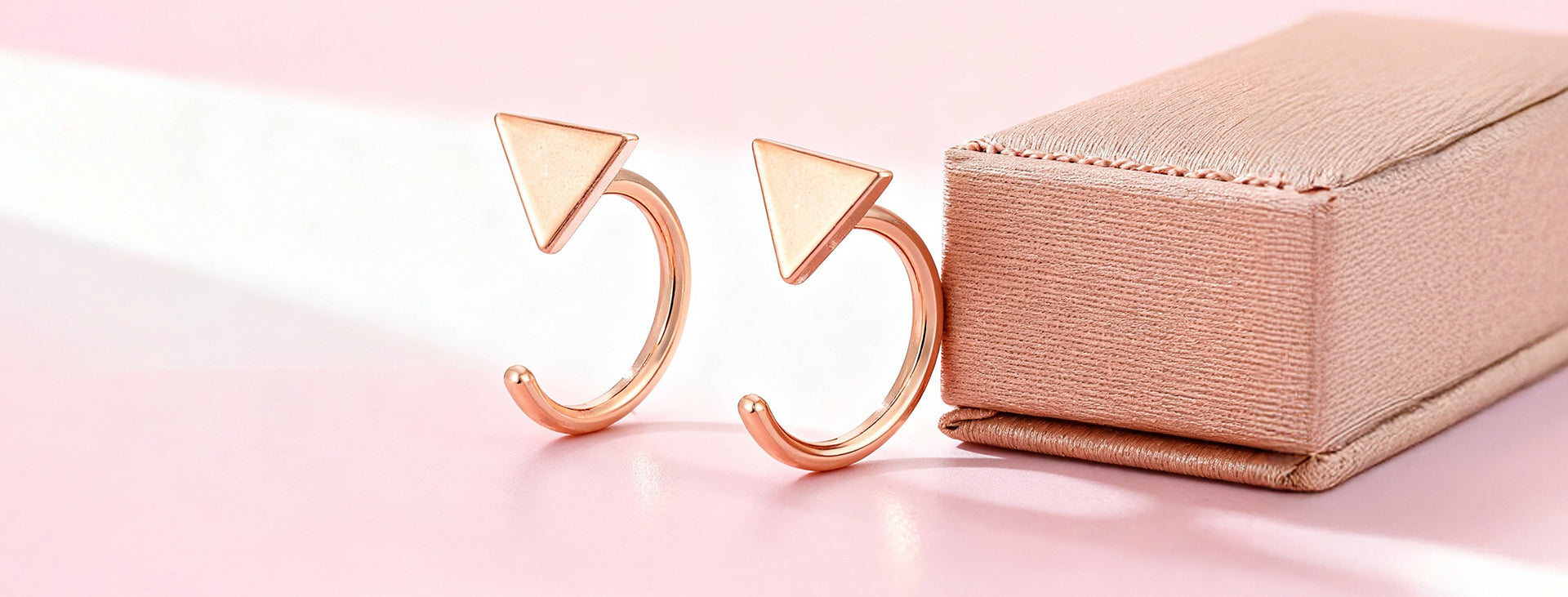 BANNER_TRIANGLE_OPEN_HUGGIESDesktop_45bca181-1b29-49d0-815b-700b8cd6abf6