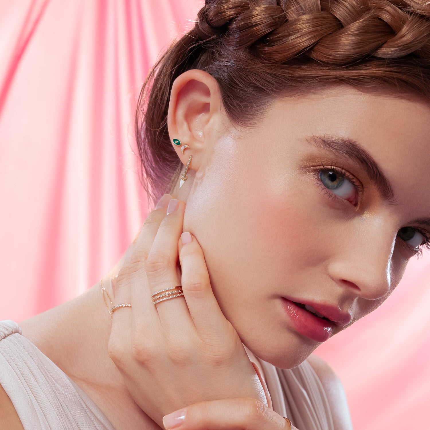 Color:Yellow Gold
Option:Single
Option:Pair