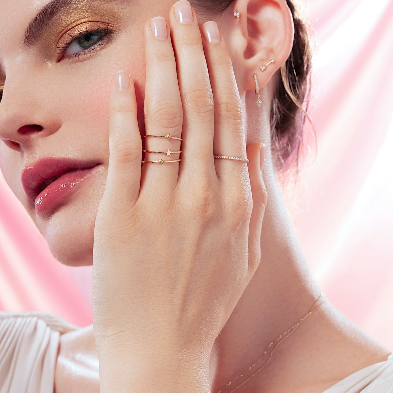 Anillo de bola de suela dorada