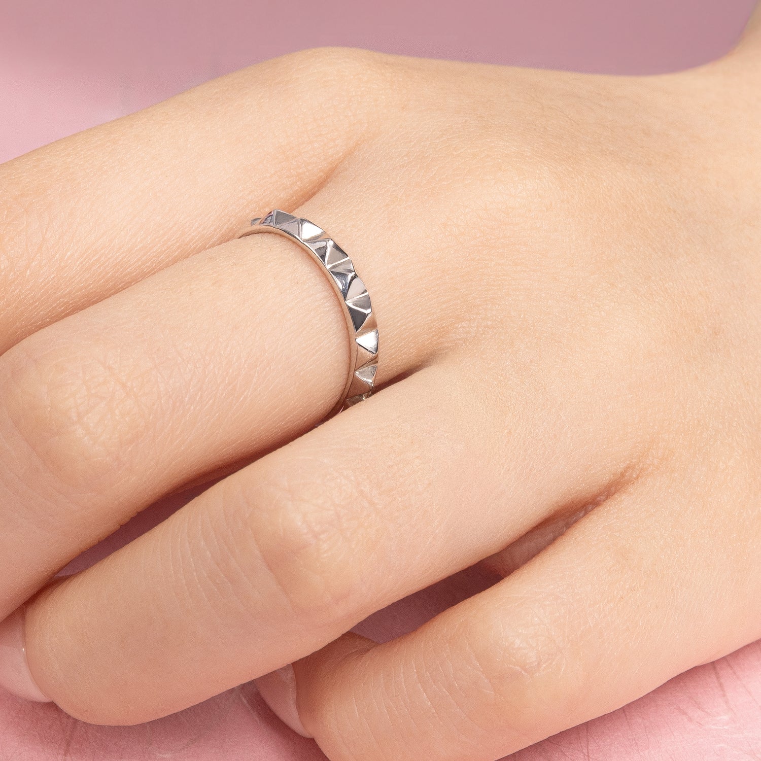 Nour Piramide Ring Zilver