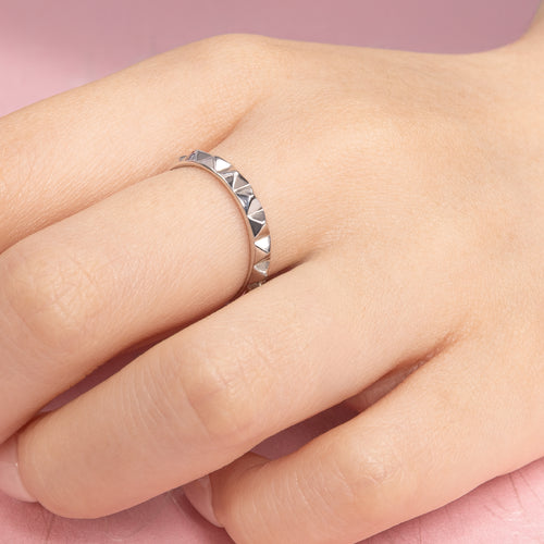 Nour Pyramid Ring Silver