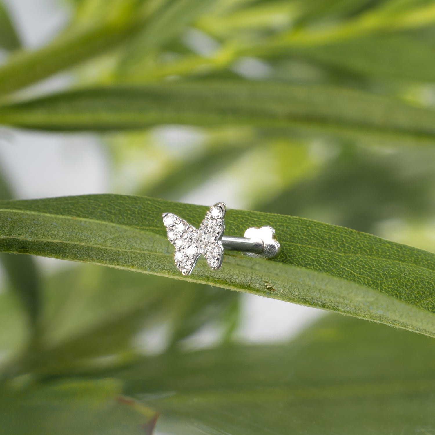 Color:White Gold
Option:Single
Option:Pair