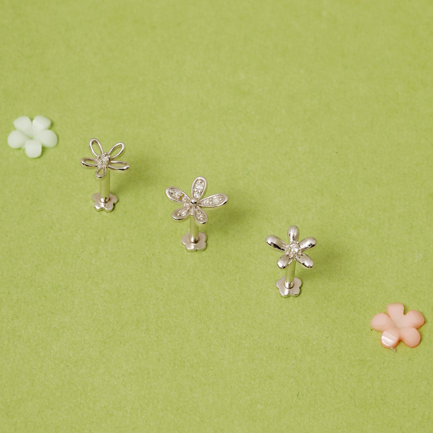 Color:White Gold
Option:Single
Option:Pair