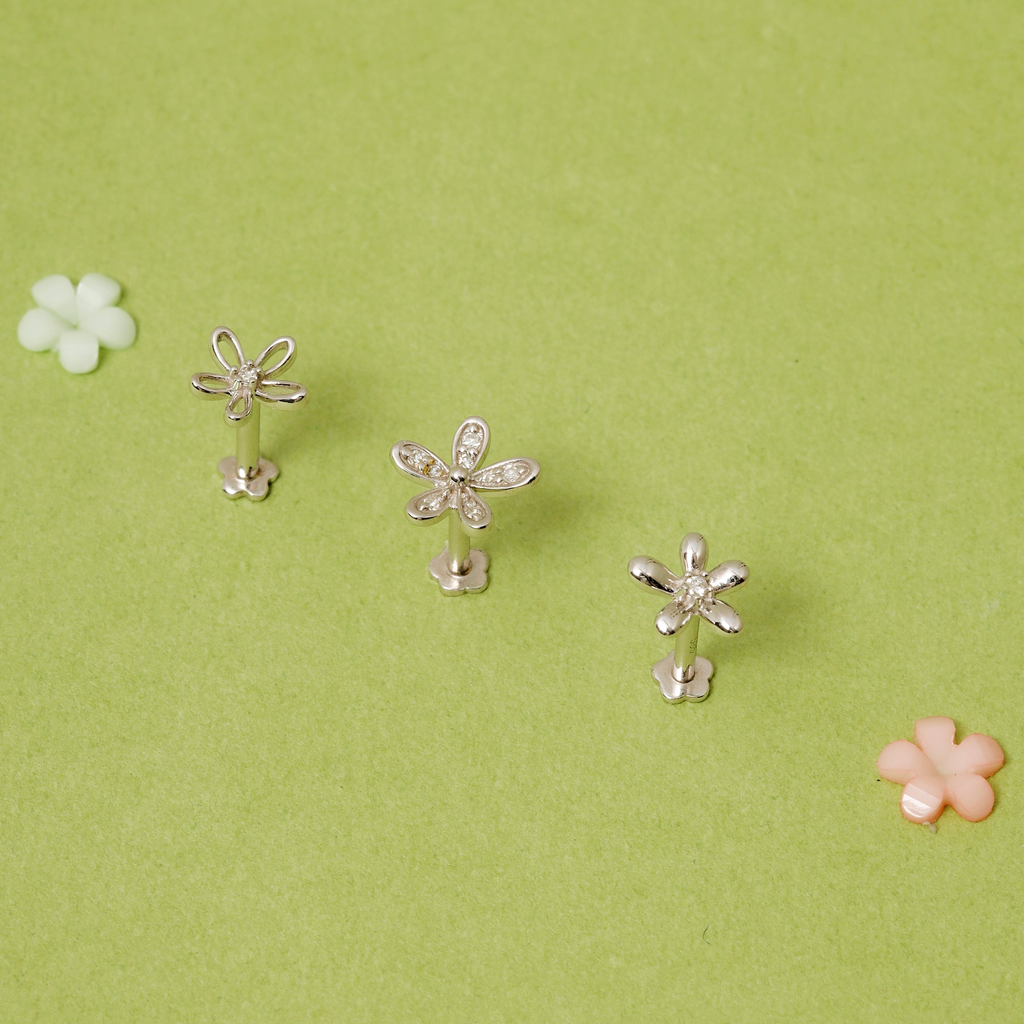 Color:White Gold
Option:Single
Option:Pair