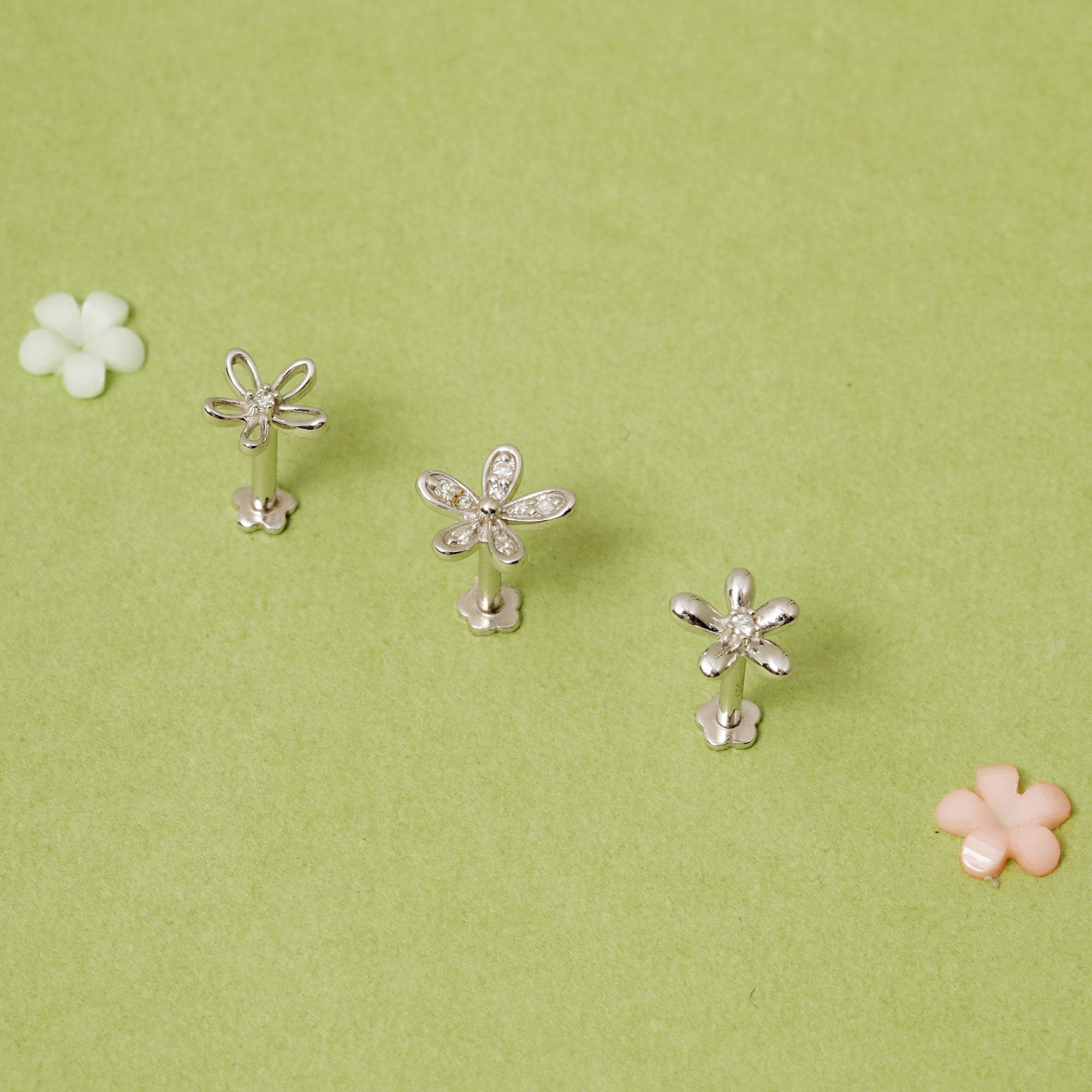 Color:White Gold
Option:Single
Option:Pair