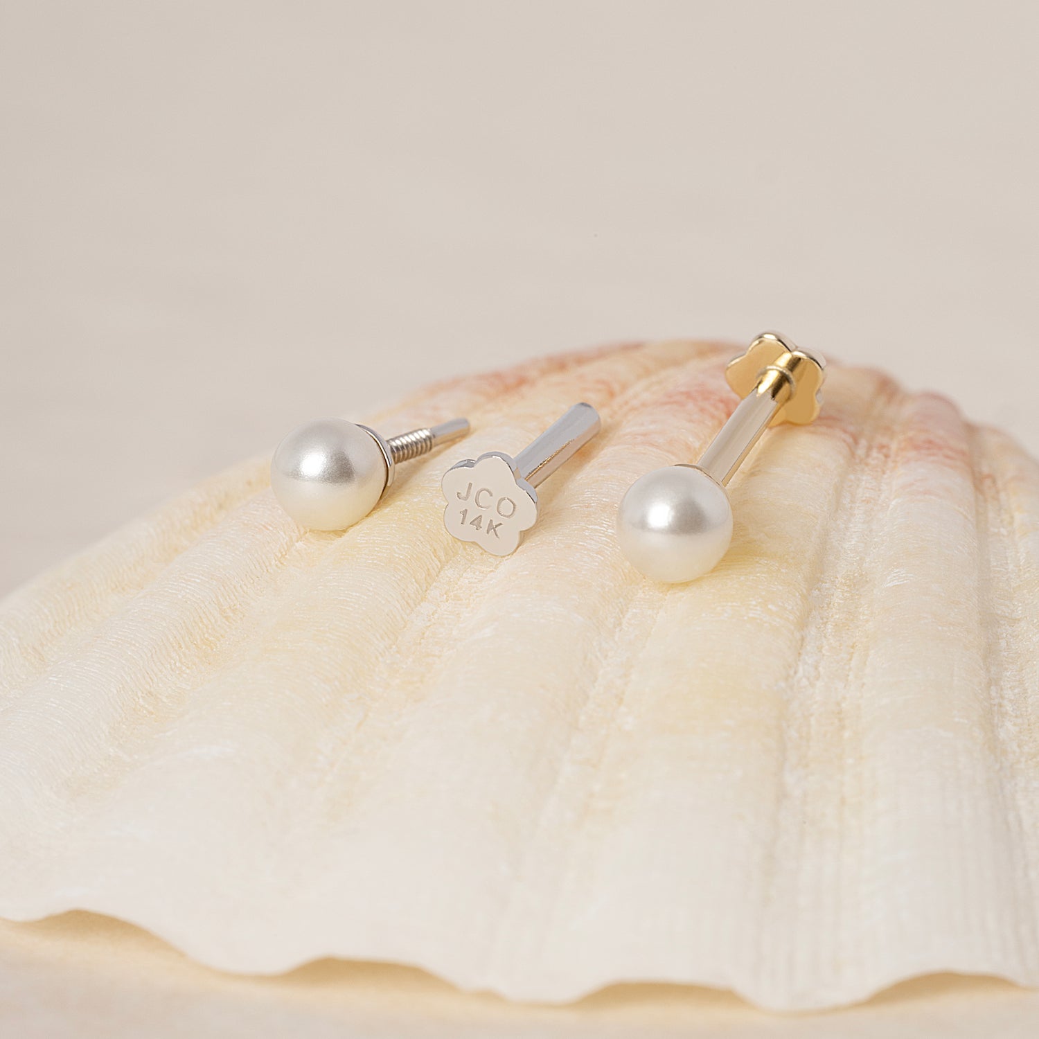 Color:White Gold
Option:Single
Option:Pair