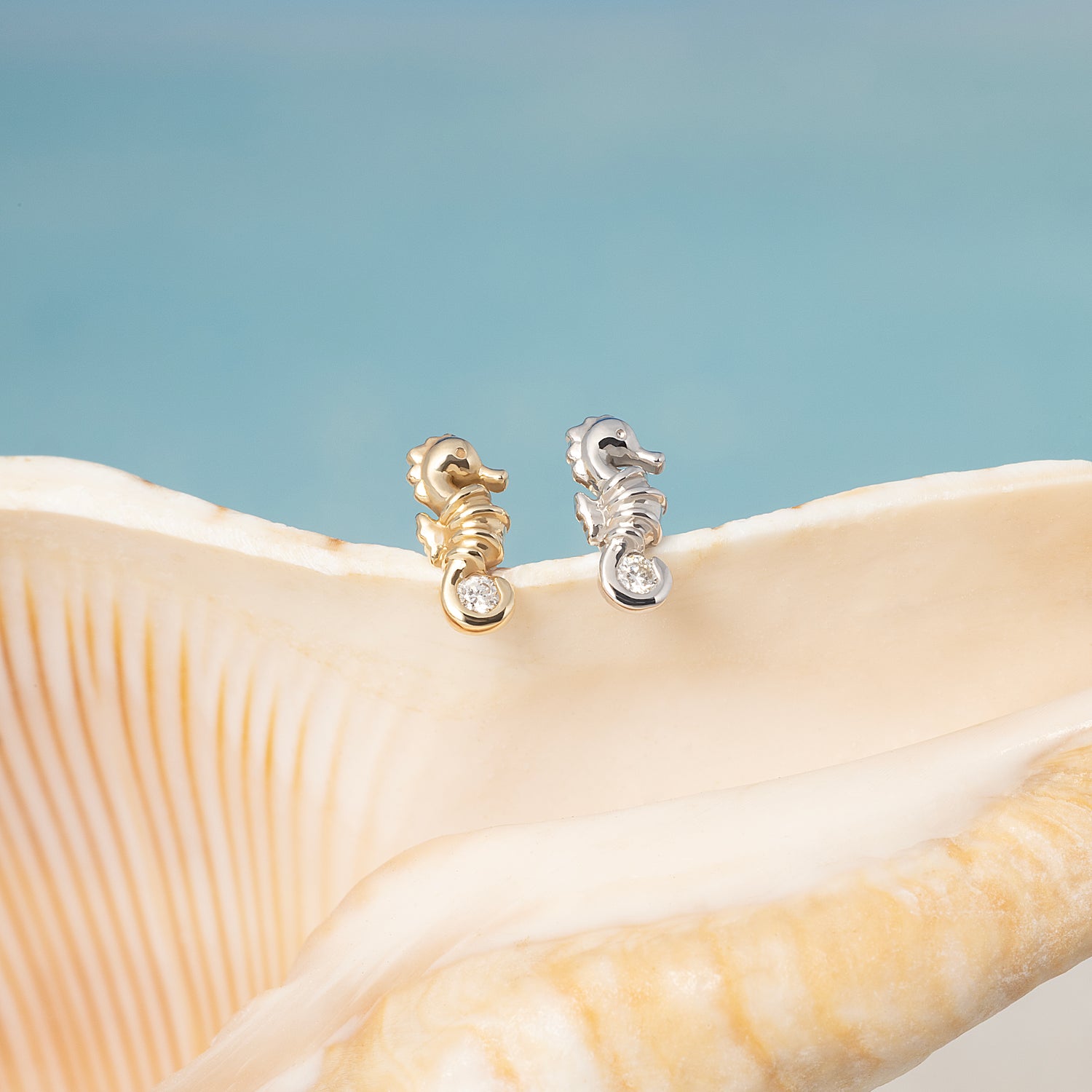 Color:Yellow Gold
Color:White Gold
Option:Single
Option:Pair