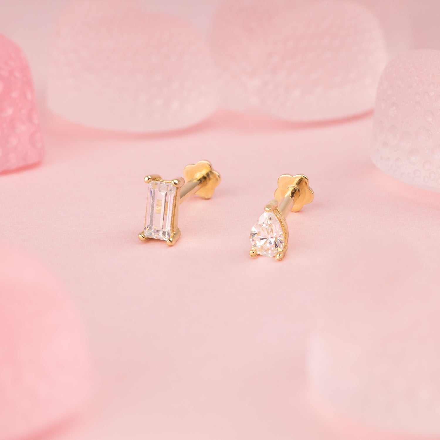 Color:Yellow Gold
Option:Single
Option:Pair