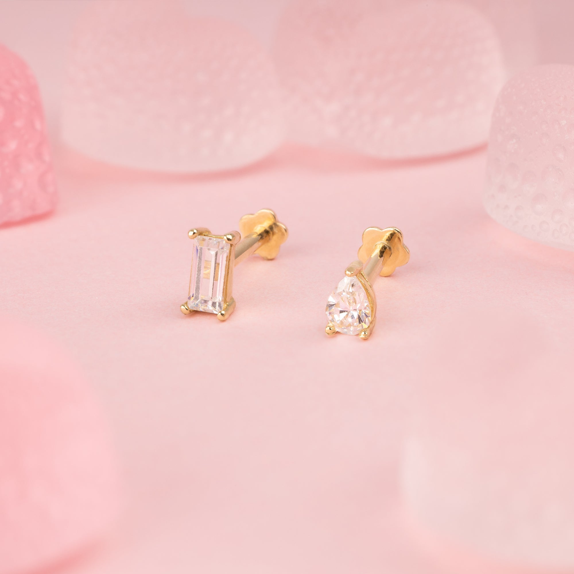 Color:Yellow Gold
Option:Single
Option:Pair