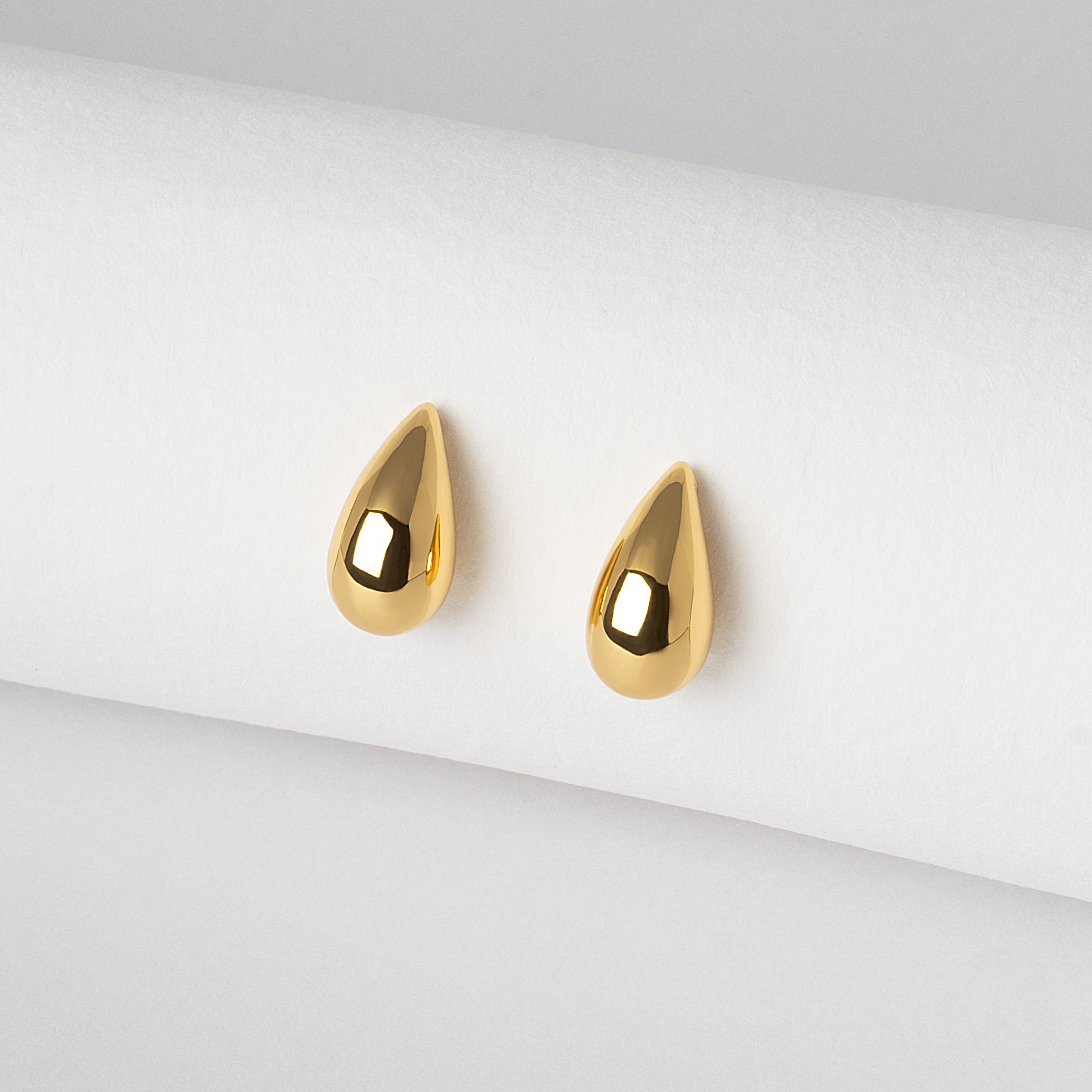 アクセサリー Me&Ro 10K Gold Teardrop Om Stud Earrings Organic Teardrop Stud Earrings – J&CO Jewellery
