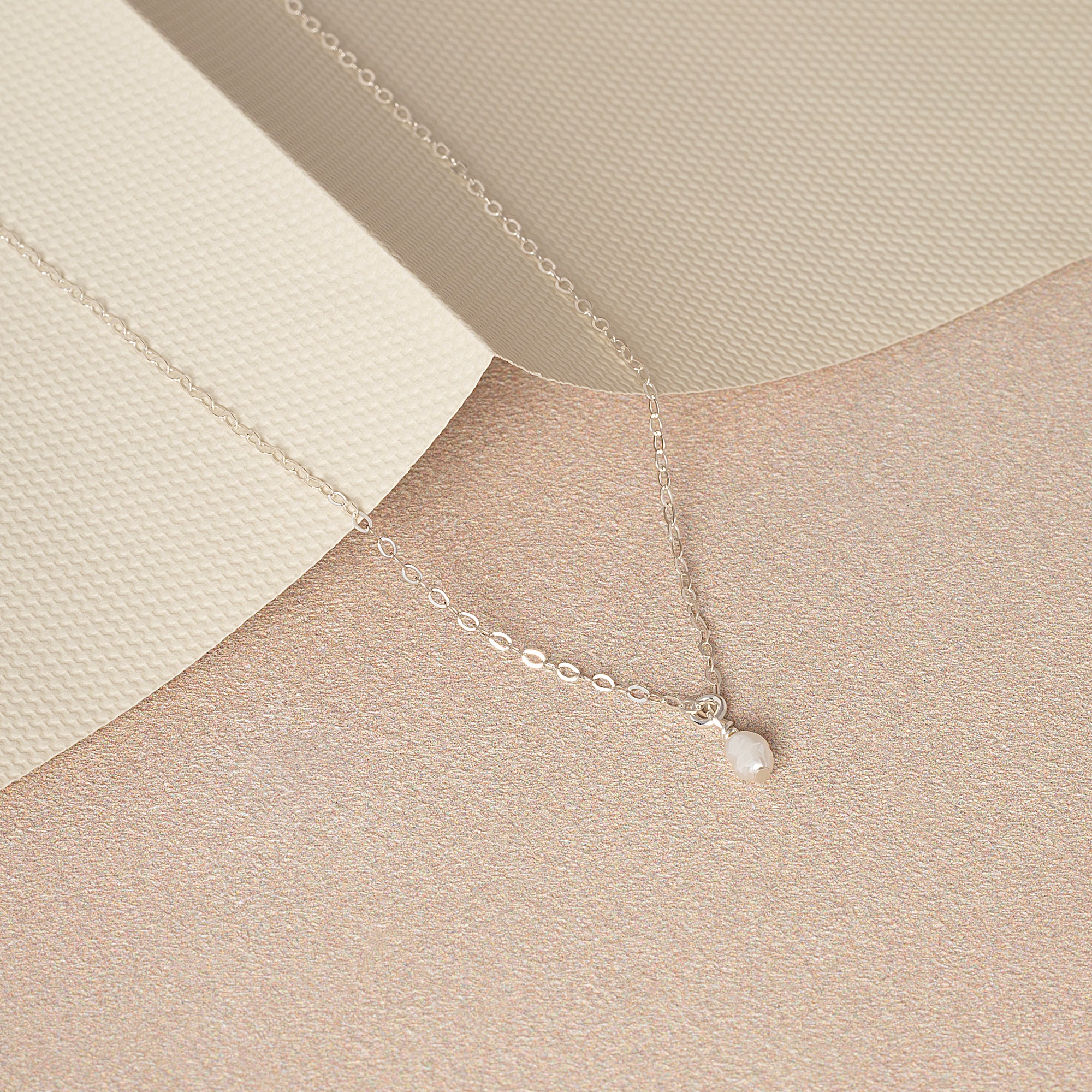 Minimal Water Pearl Necklace