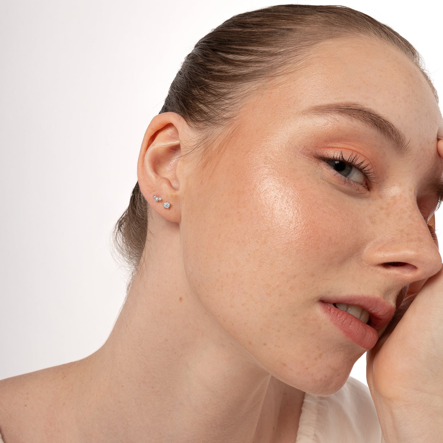 Color:White Gold
Option:Single
Option:Pair