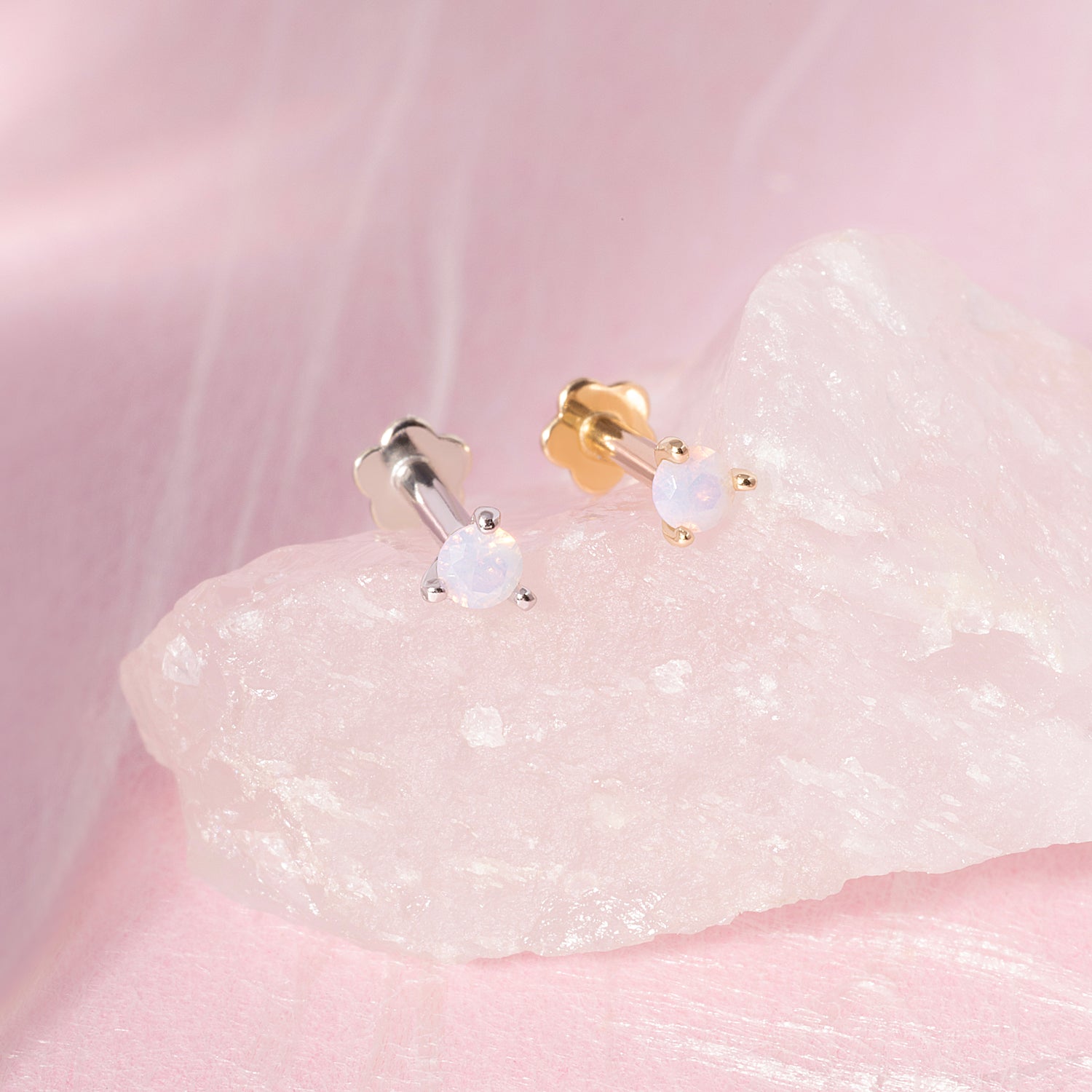 Color:White Gold
Option:Single
Option:Pair