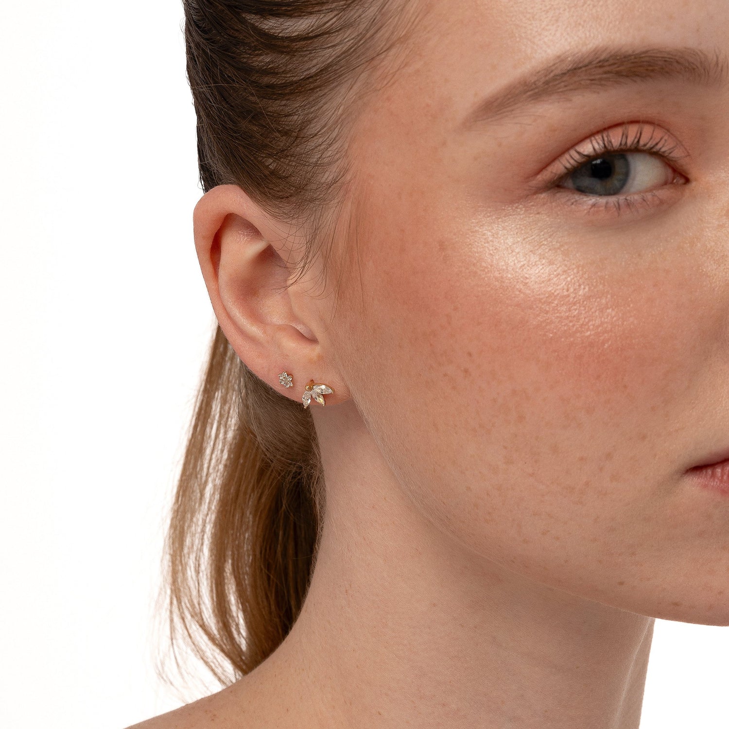 Color:Yellow Gold
Option:Single
Option:Pair