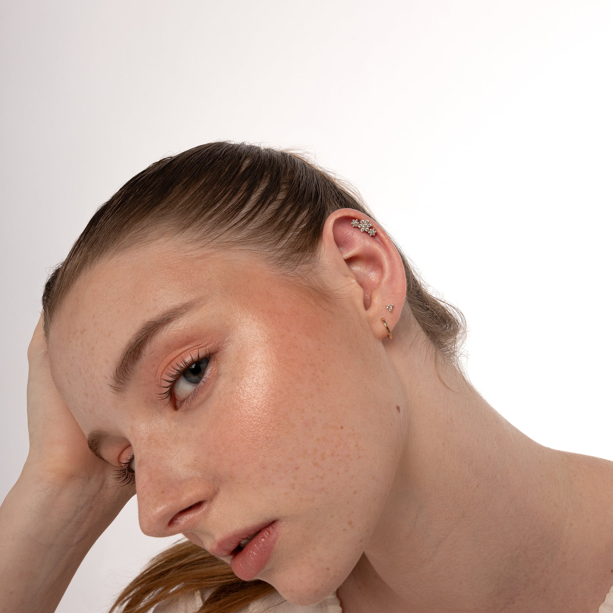 Color:Yellow Gold
Option:Single
Option:Pair