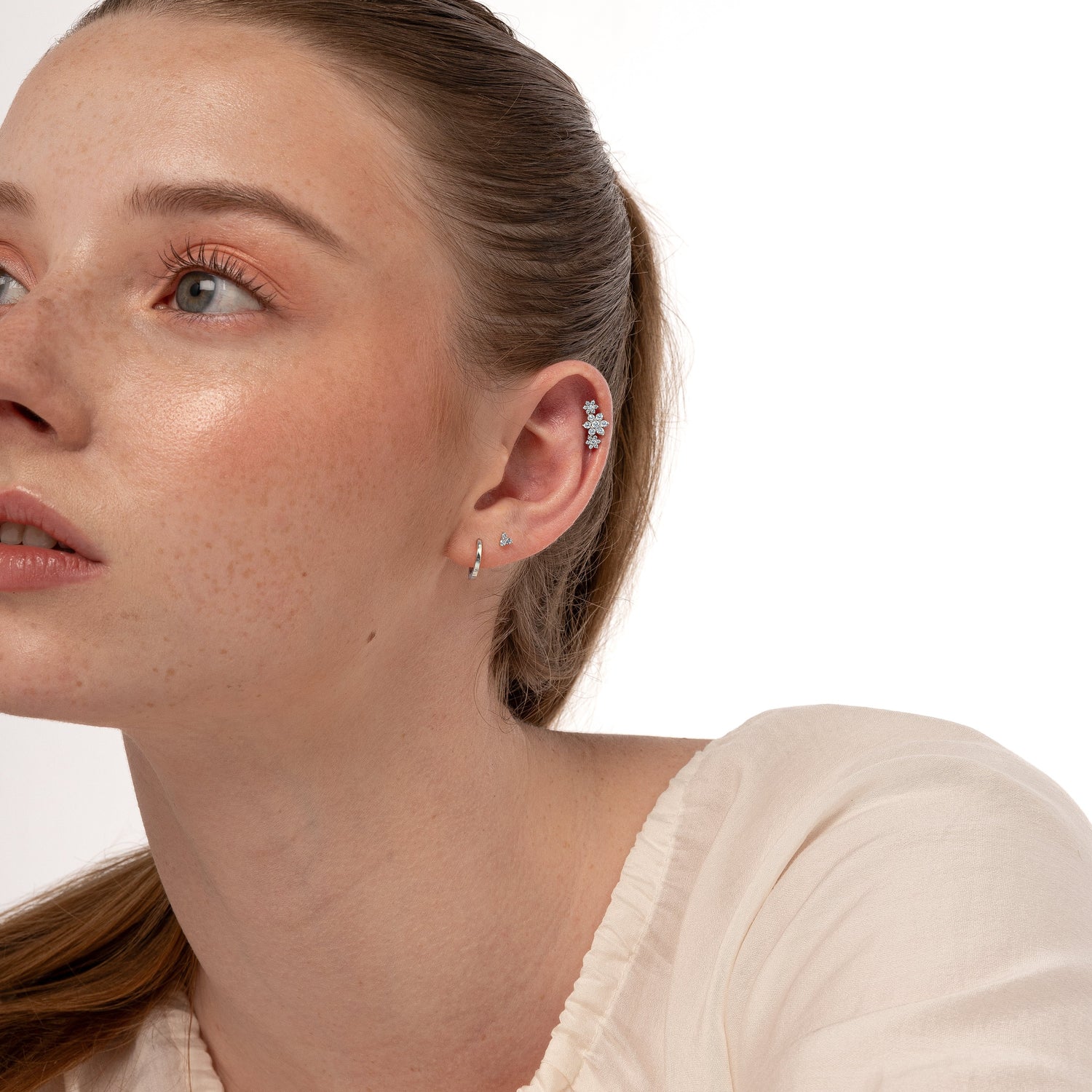 Color:White Gold
Option:Single
Option:Pair