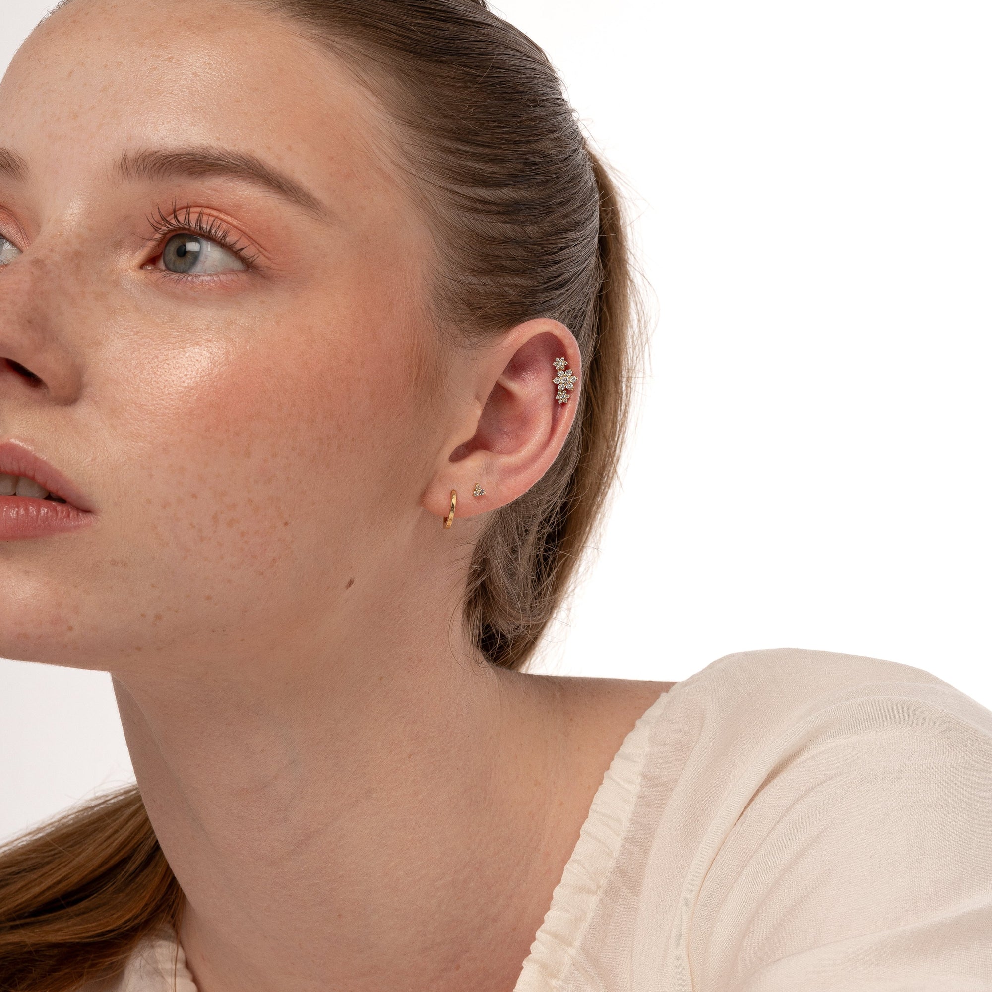 Color:Yellow Gold
Option:Single
Option:Pair