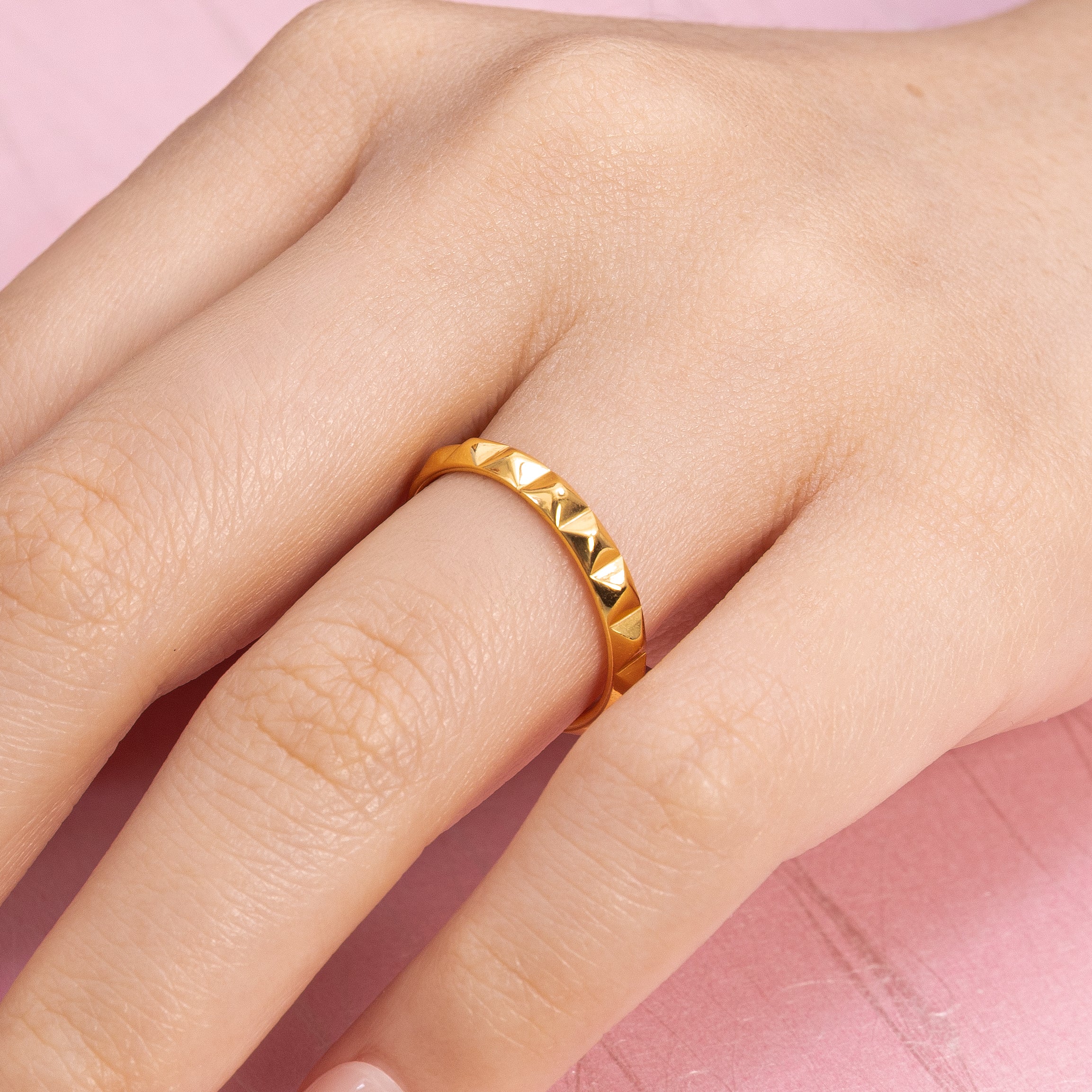 Nour Pyramid Ring Gold – J&CO Jewellery